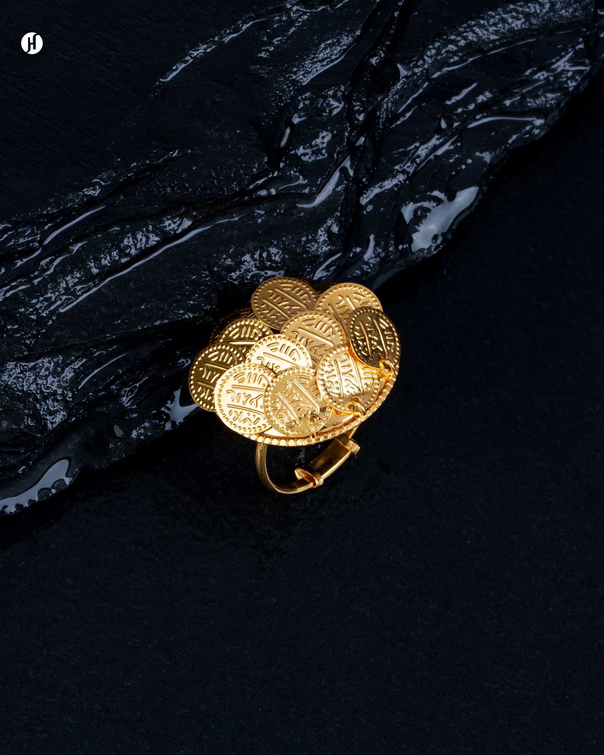 21Karat Yellow Gold Bahraini Round Multi Coin Ring.