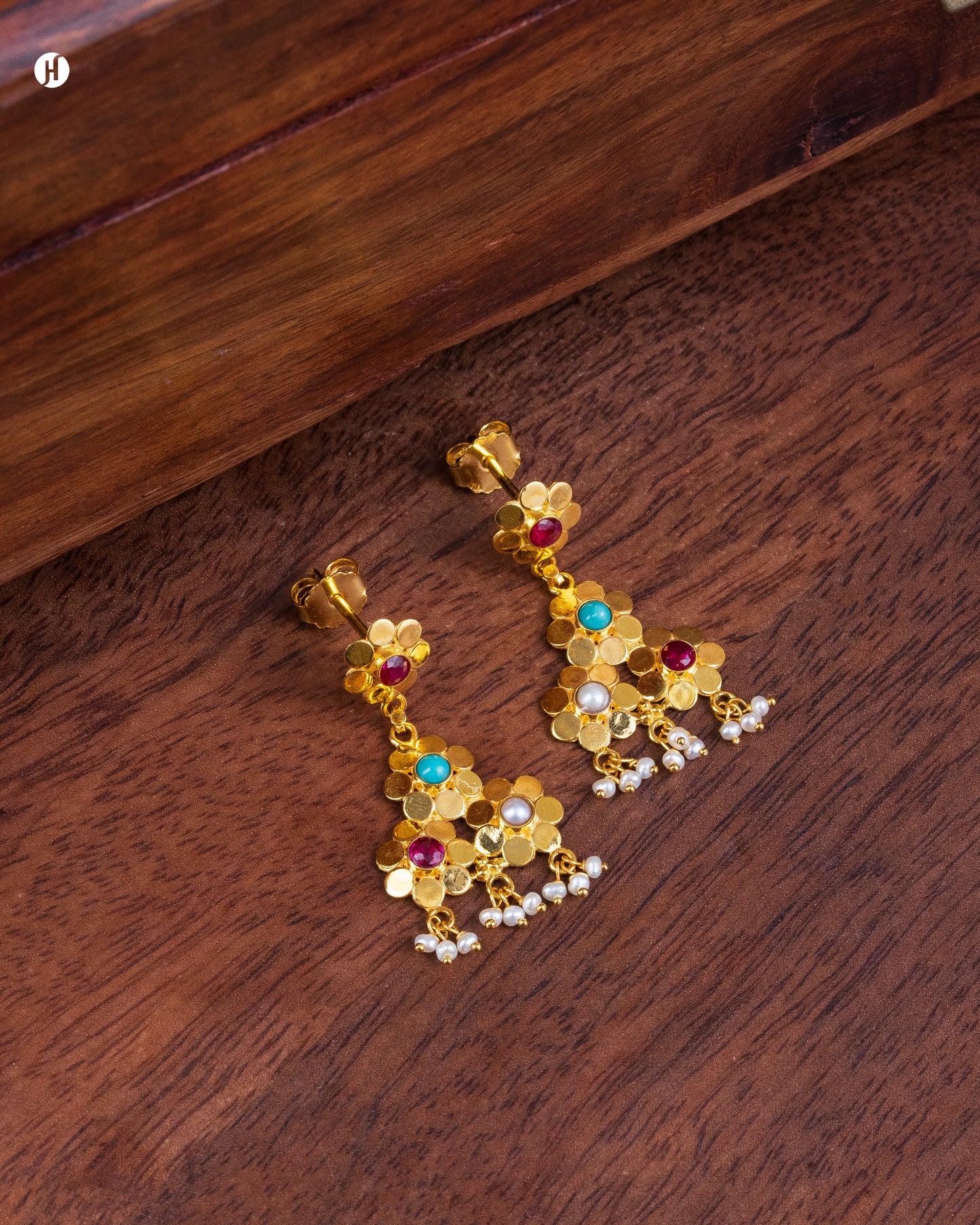 21Karat Yellow Gold Bahraini Small Multi Flower Earrings for Ladies | Online Jewellery store in UAE