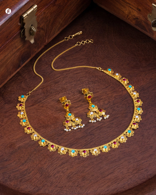 21Karat Yellow Gold Bahraini Small Multi Flower Necklace set for Ladies | Online Jewellery store in UAE