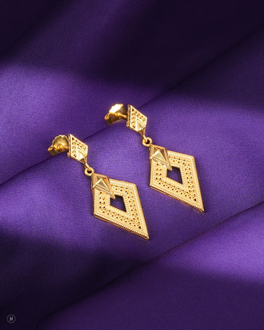 21Karat Yellow Gold Bahraini Spire Drop Earrings Price in UAE