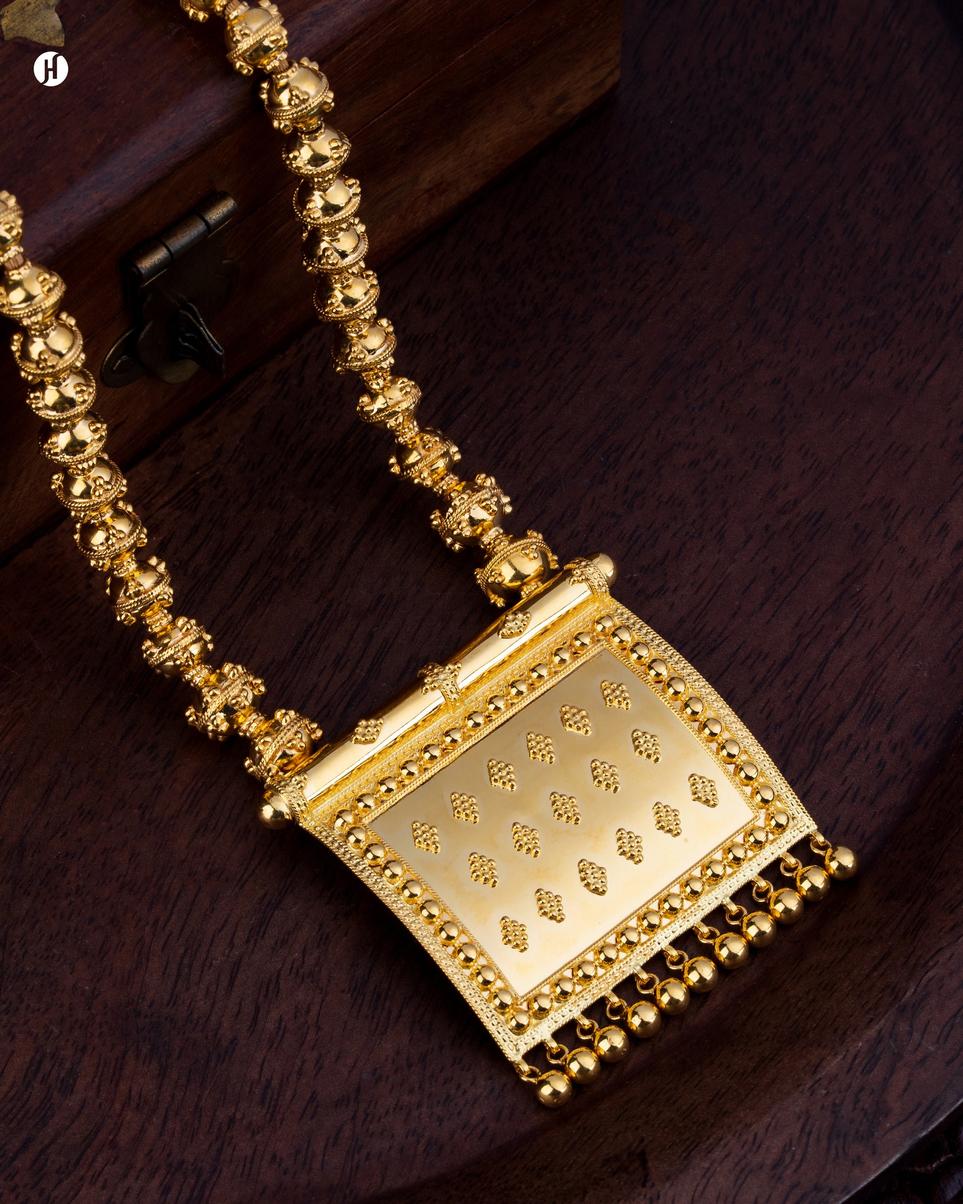 21Karat Yellow Gold Bahraini Square Necklace with Beaded chain and Ball Drops.