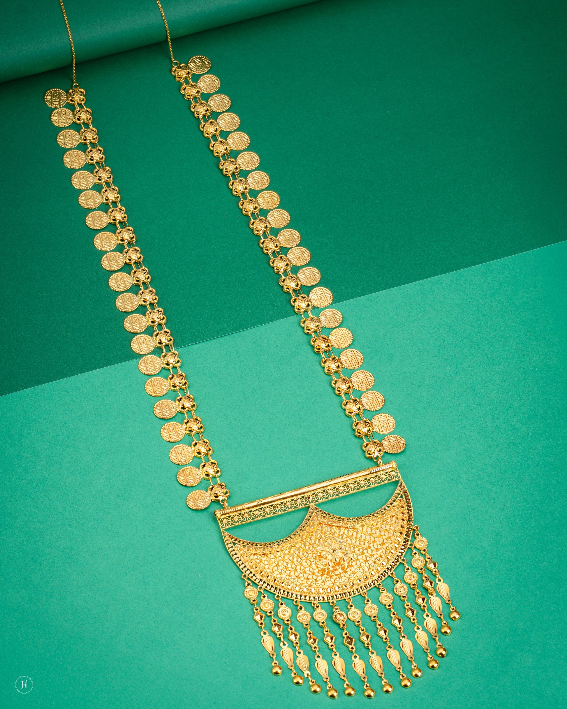 21Karat Yellow Gold Bahraini Traditional Half Moon Coin Necklace