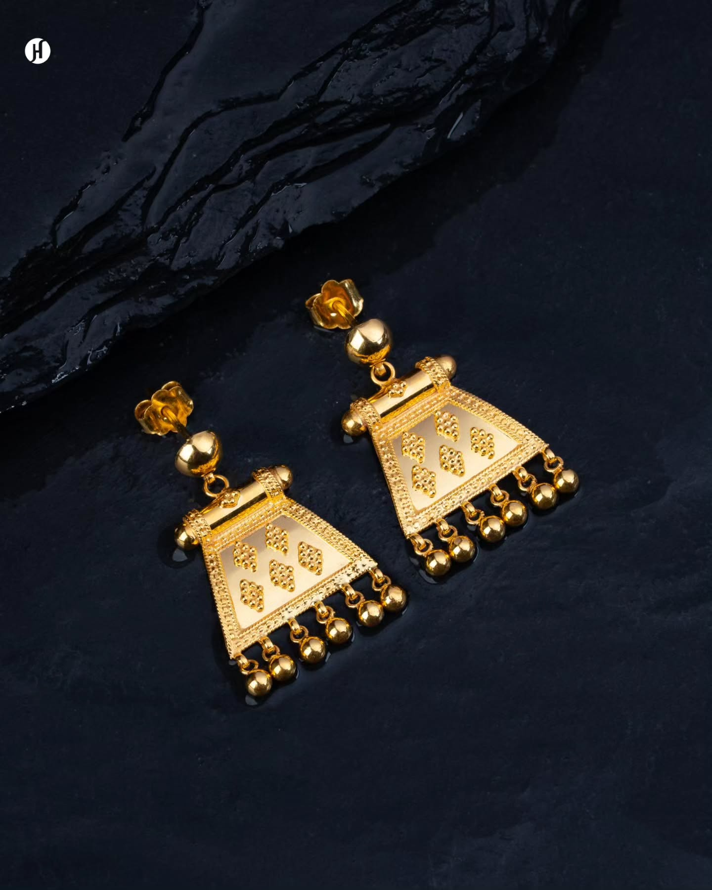 21Karat Yellow Gold Bahraini Triple-Layer Square Earrings for Khaleeji women.