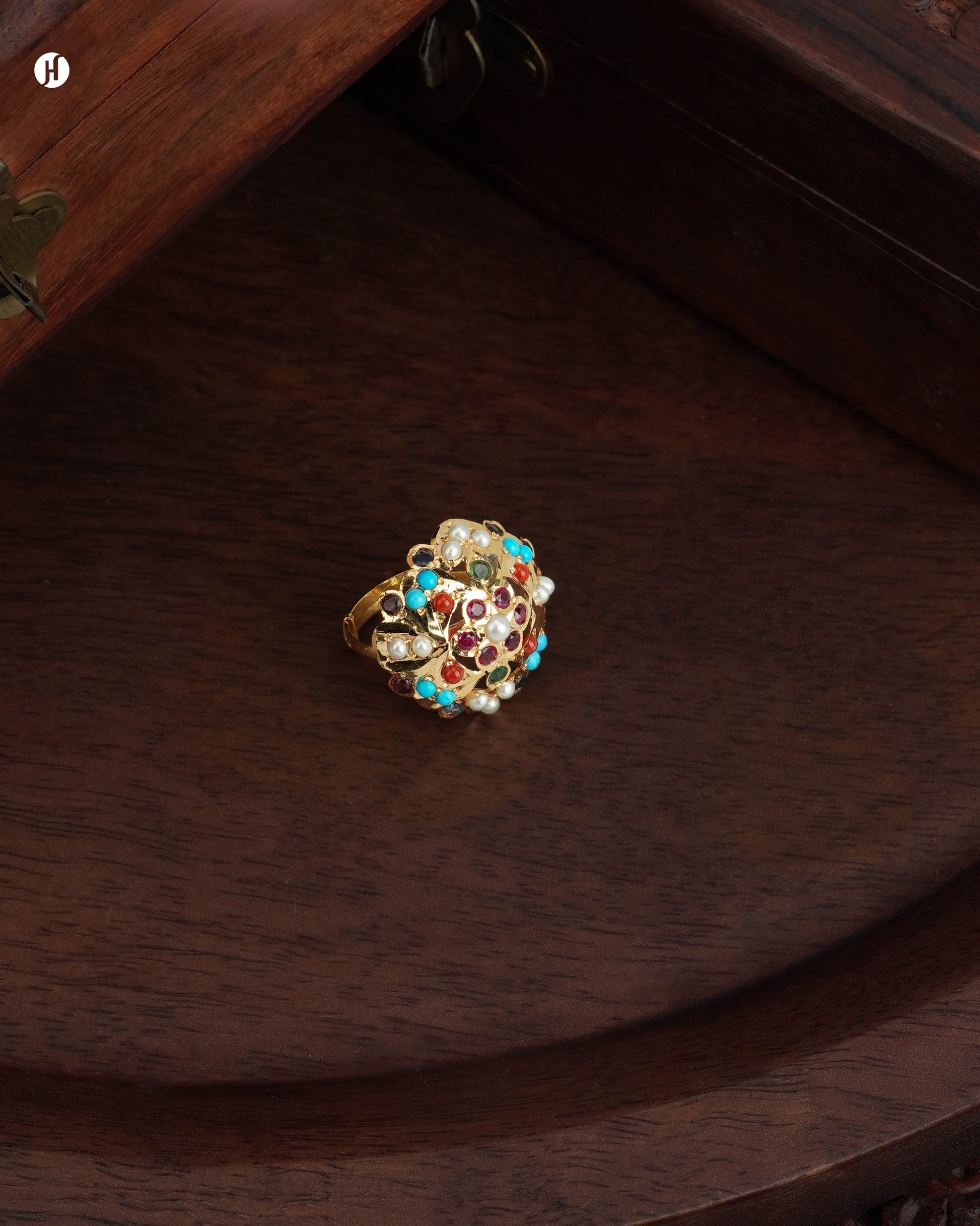 21Karat Yellow Gold Floral Pearl Gemstone Ring | Online Pakistani Bridal Jewellery Store in UAE