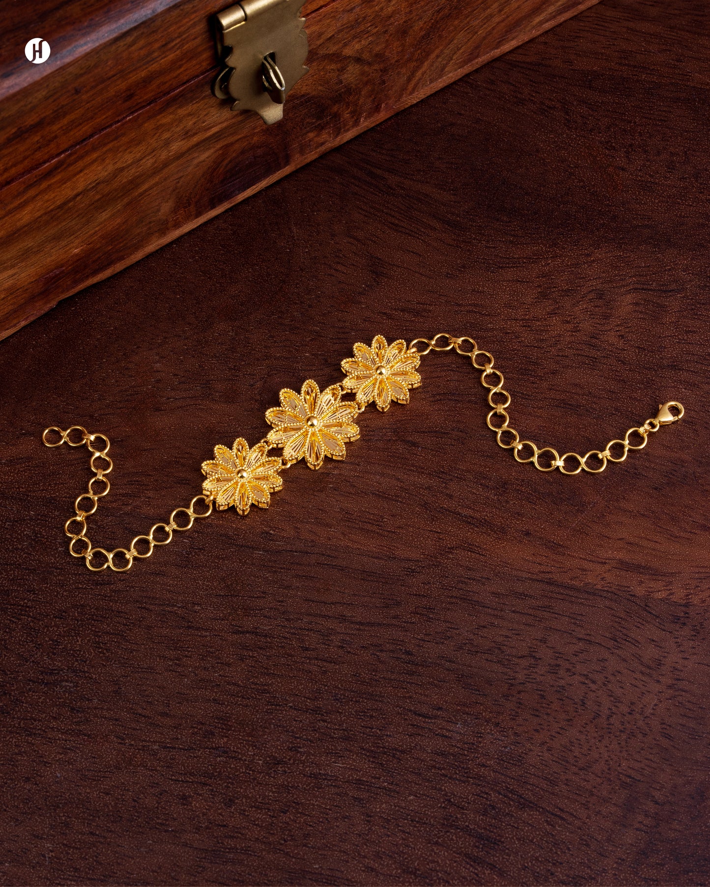 21Karat Yellow Gold Multi Flower bracelet for women | online jewellery store in UAE