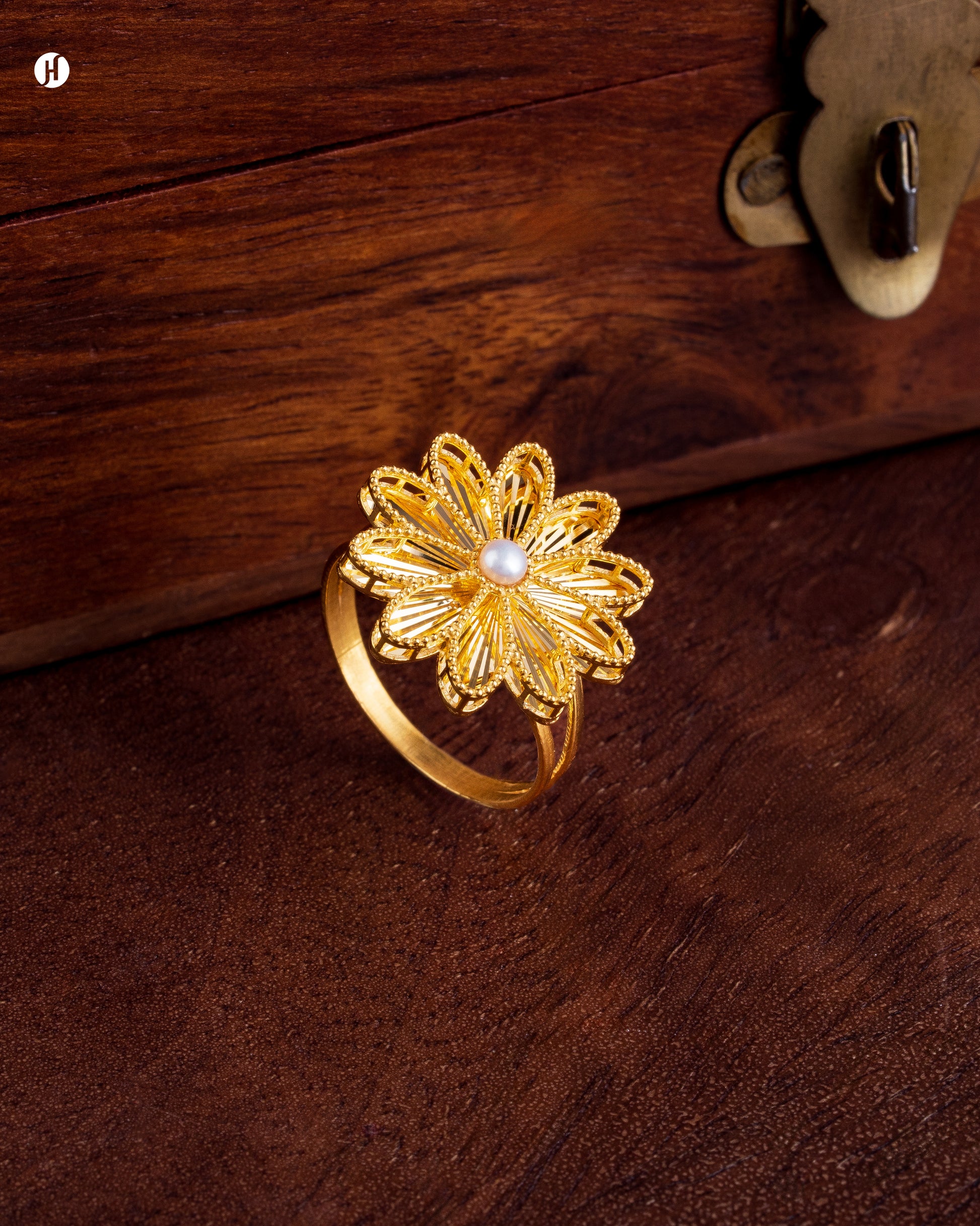 21Karat Yellow Gold Multi Flower ring set for women | online jewellery store
