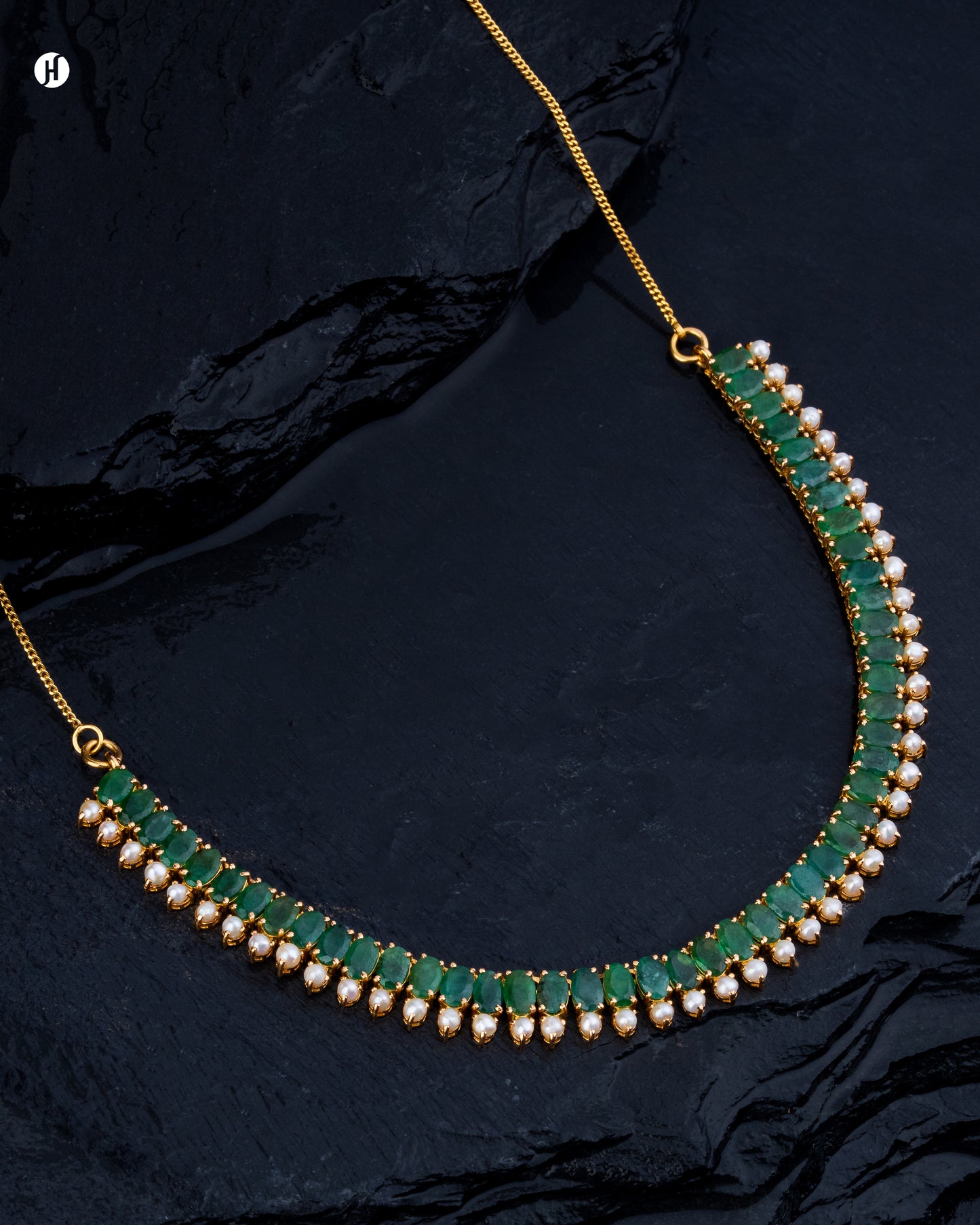 21Karat Yellow Gold Pakistani Emerald & Pearl Oval Gemstone Necklace.