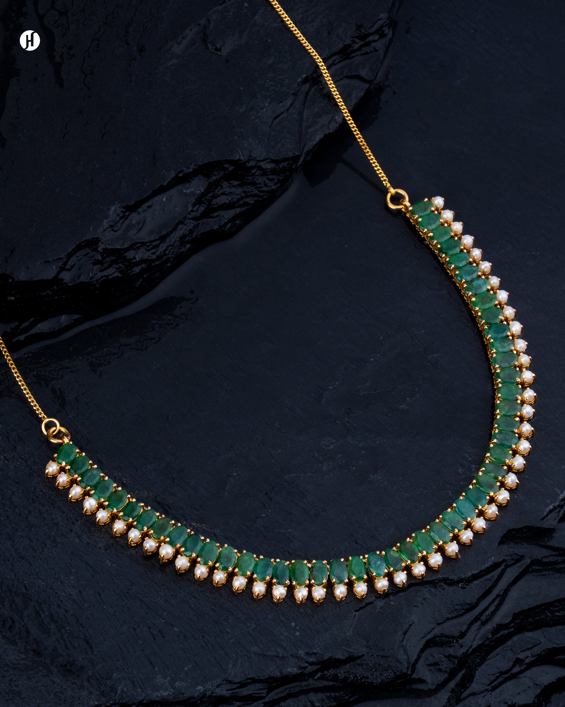 21Karat Yellow Gold Pakistani Emerald & Pearl Oval Gemstone Necklace.