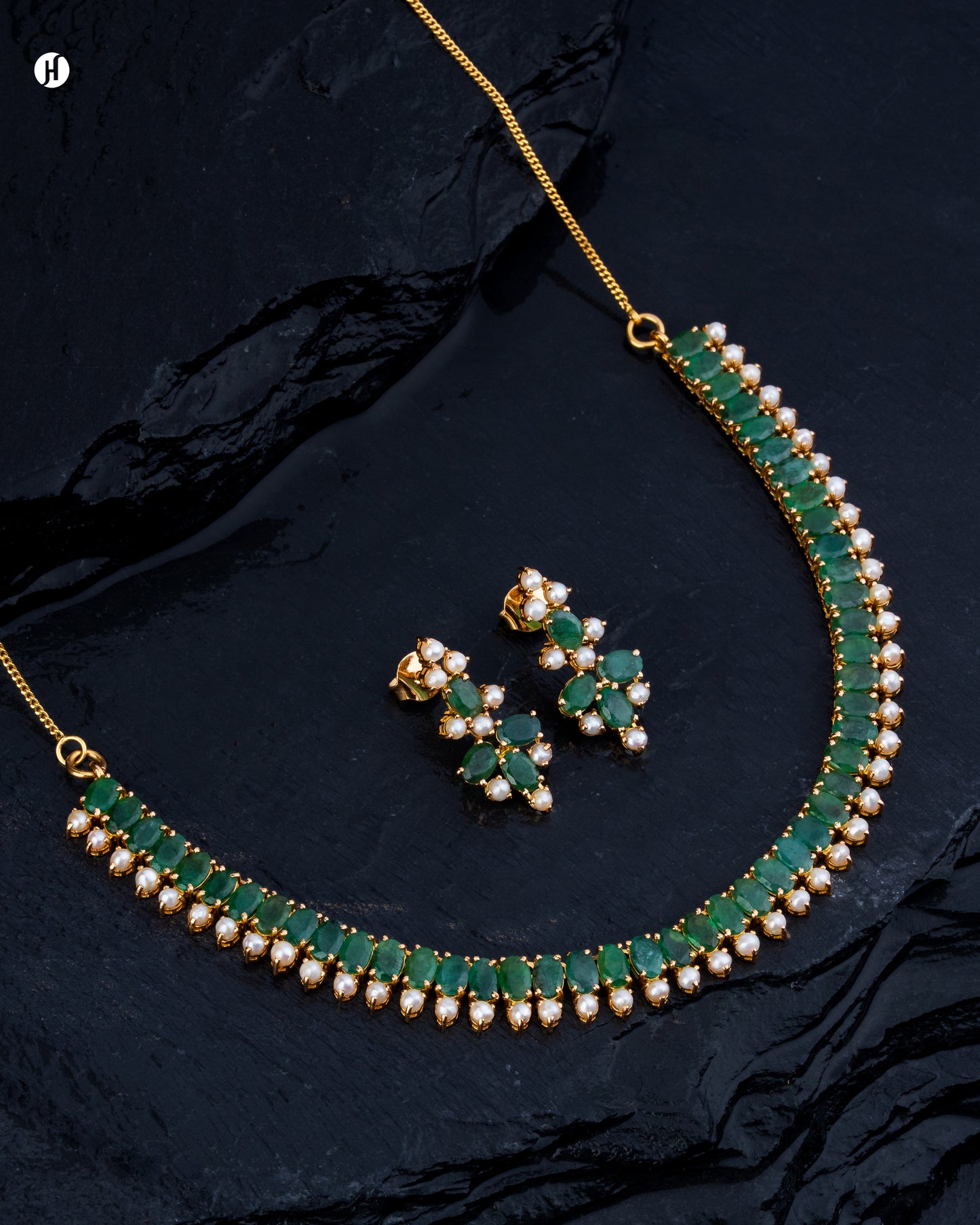 21Karat Yellow Gold Pakistani Emerald & Pearl Oval Gemstone Necklace Set