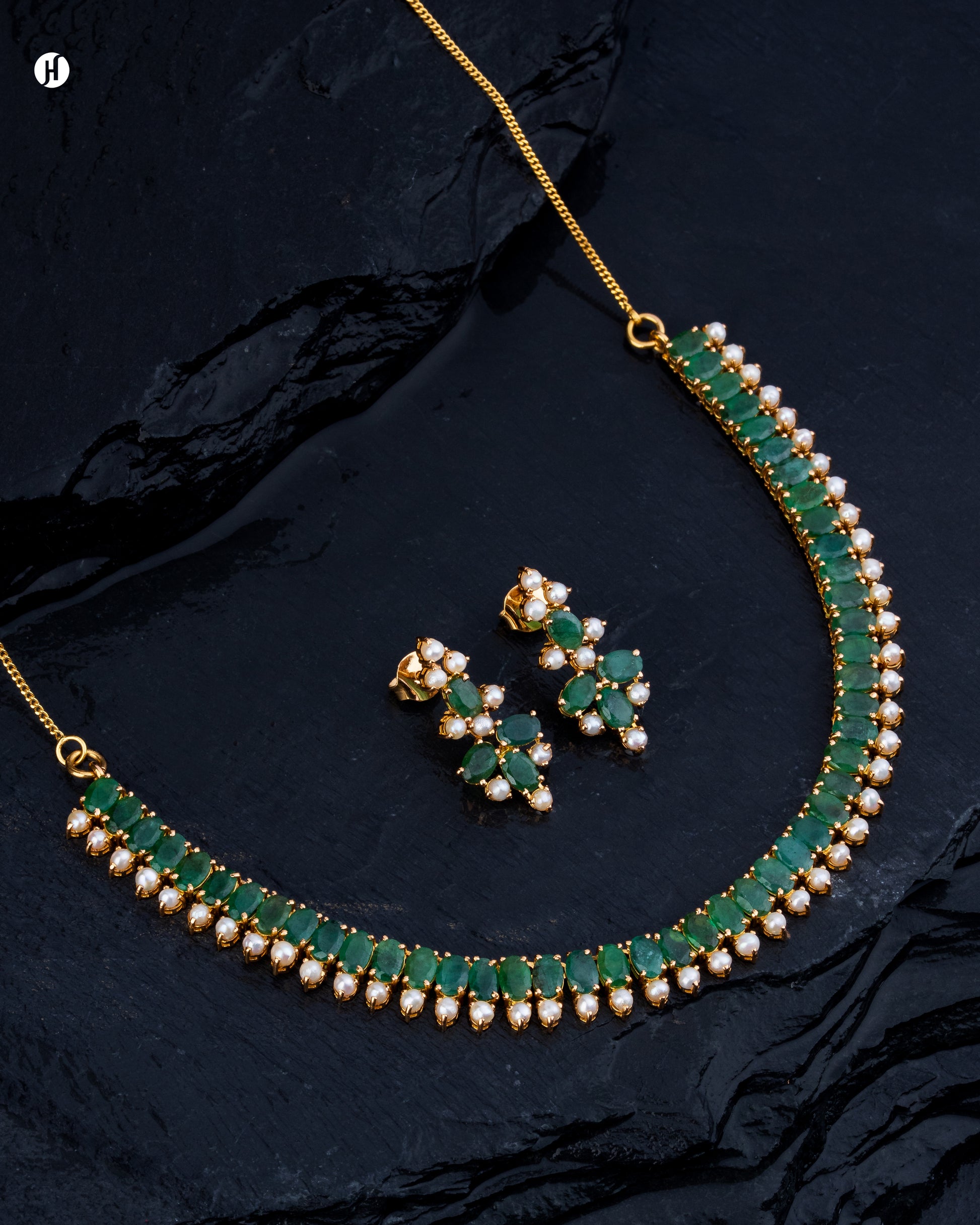 21Karat Yellow Gold Pakistani Emerald & Pearl Oval Gemstone Necklace Set