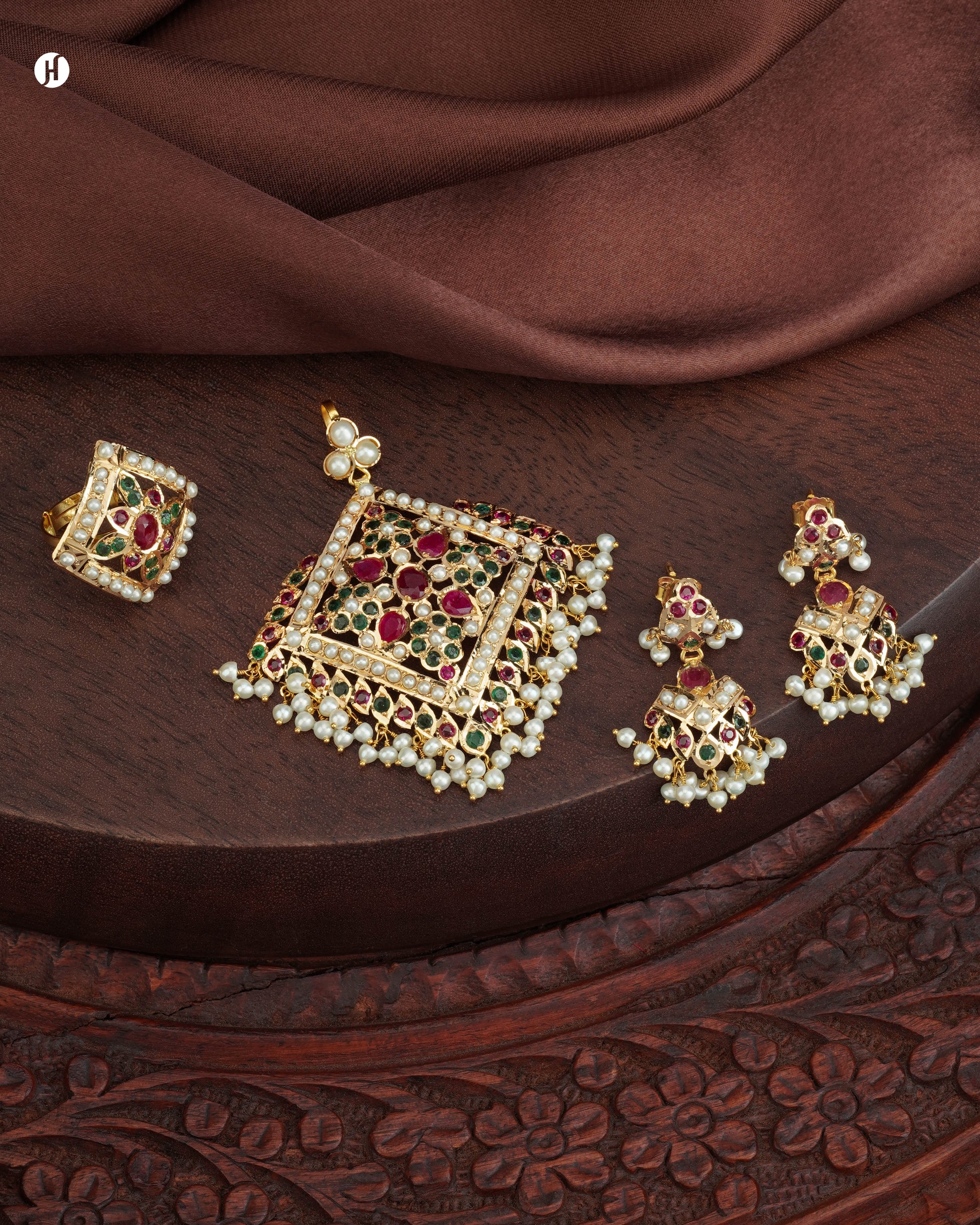 21Karat Yellow Gold Pakistani Multi-Gemstone Square-Shaped Pendant Set For Arab Khaleeji Ladies in UAE - J.H Jewellers