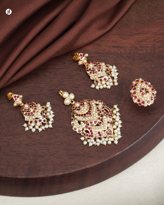 21Karat Yellow Gold Pakistani Pearl and Emerald Oval Pendant Set | Online Jewellery Store in UAE