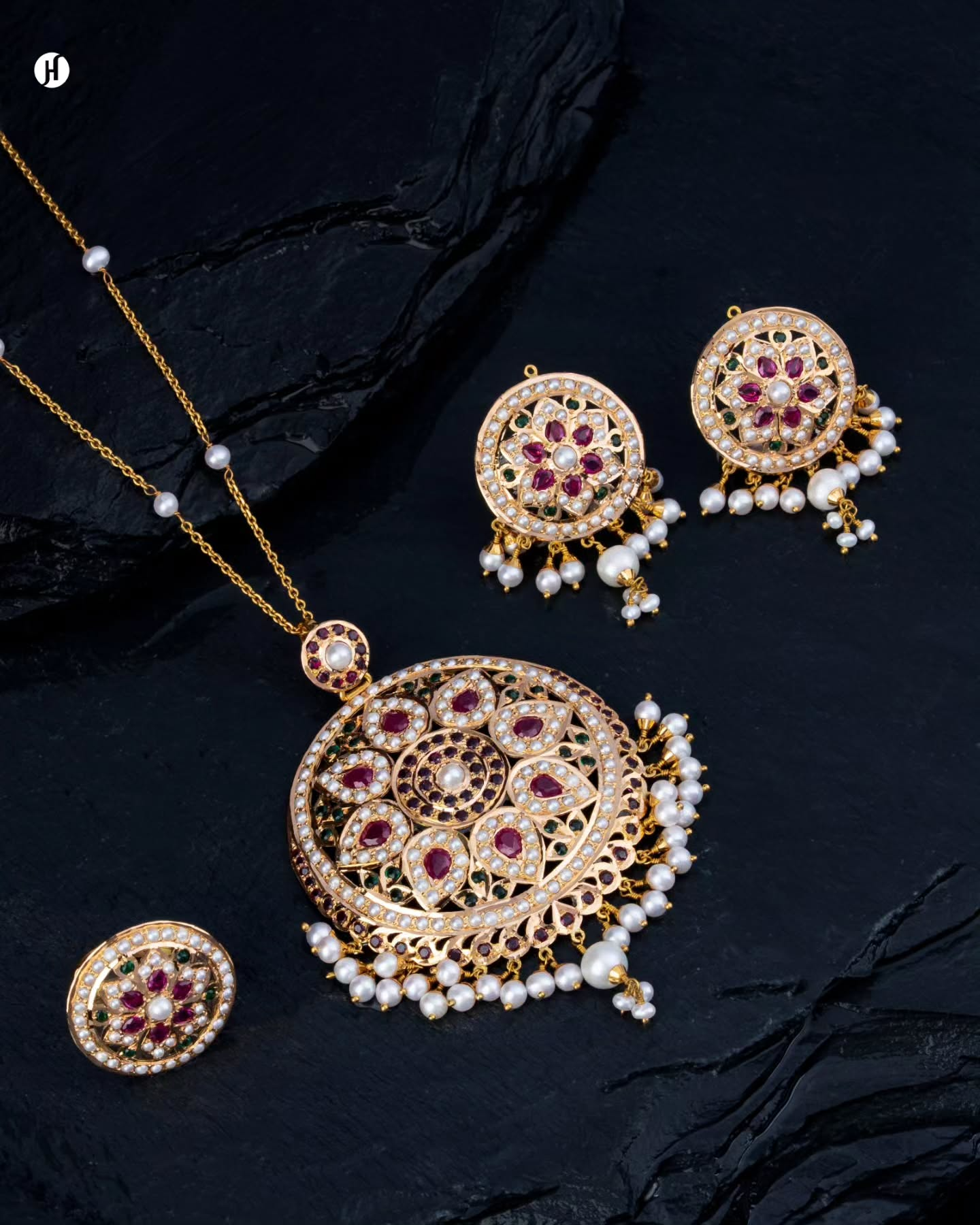 21Karat Yellow Gold Pakistani Ruby Flower Necklace Set with Pearls for Women.