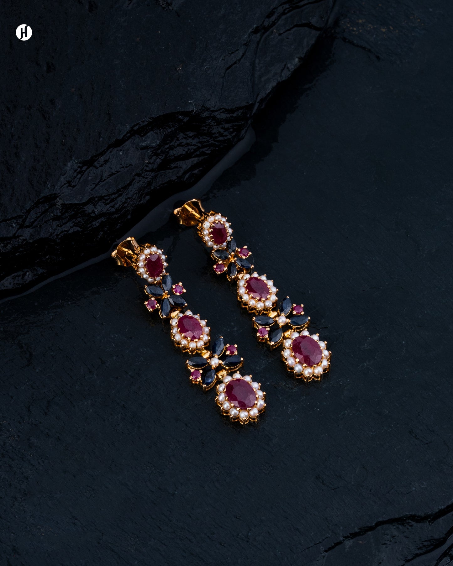 21Karat Yellow Gold Pakistani Ruby Oval Gemstone Earrings for Ladies in UAE.