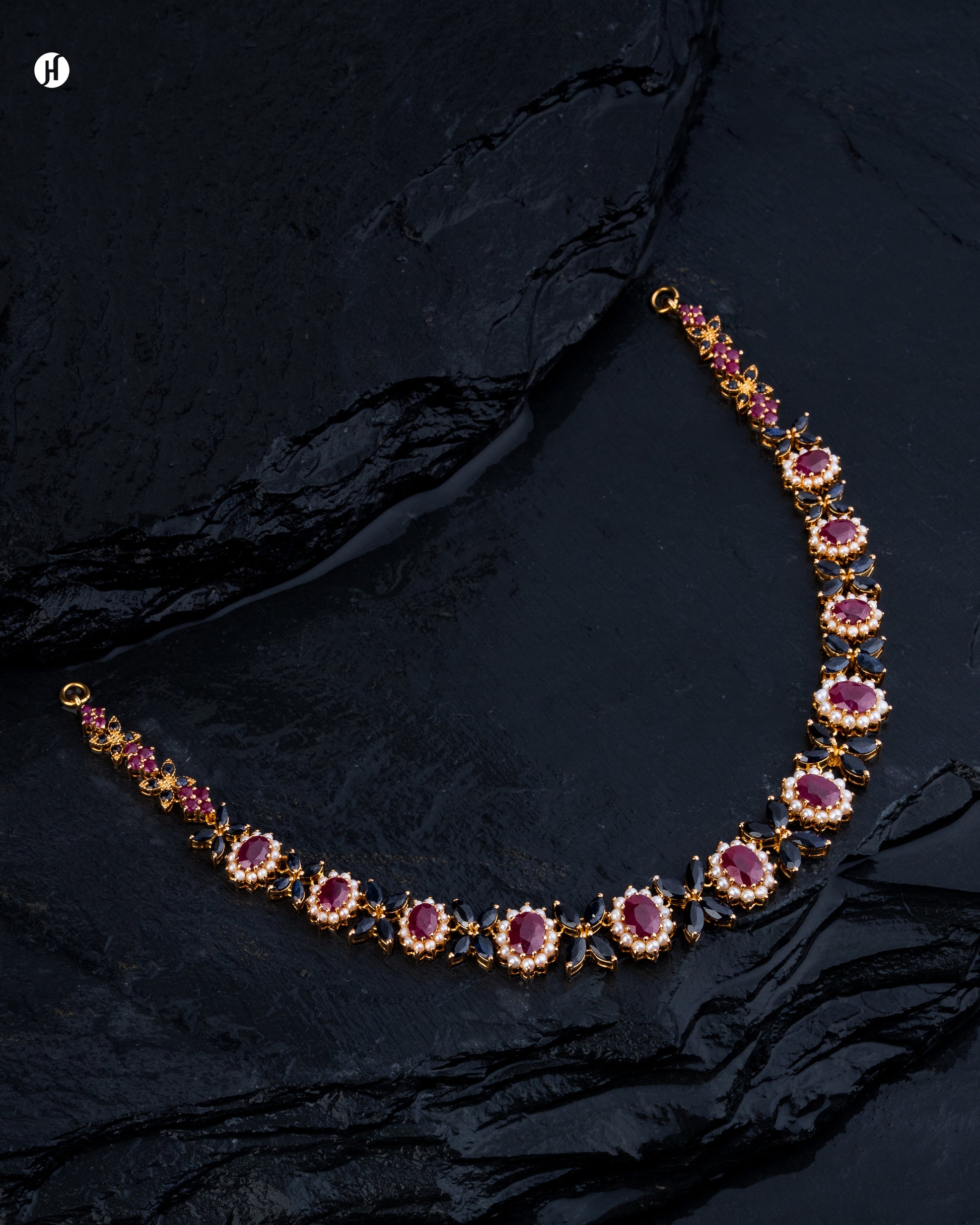 21Karat Yellow Gold Pakistani Ruby Oval Gemstone Necklace for Ladies in UAE.
