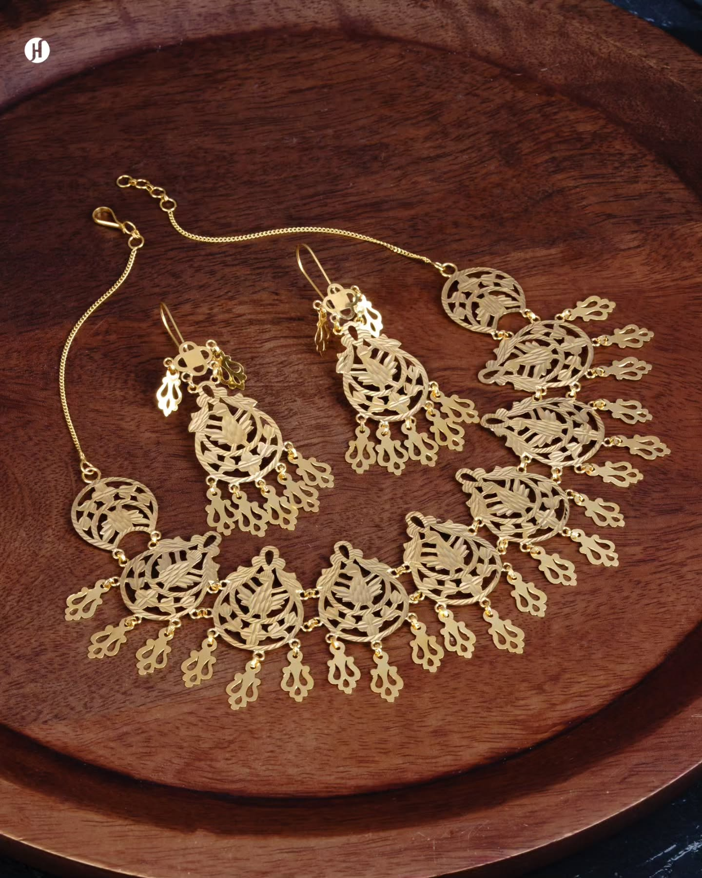 21Karat Yellow Gold Bahraini Open Drop Design Choker Set