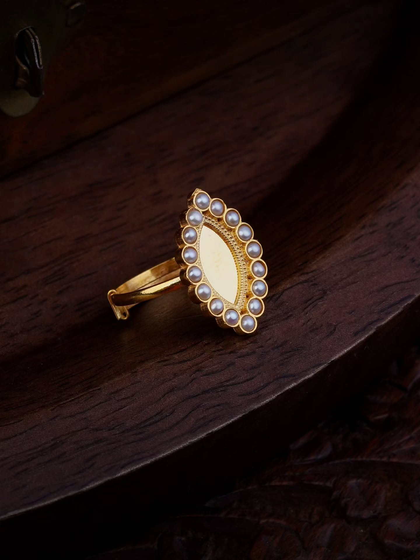 21Kt Yellow Gold Bahraini Pear Shaped Ring with Pearl