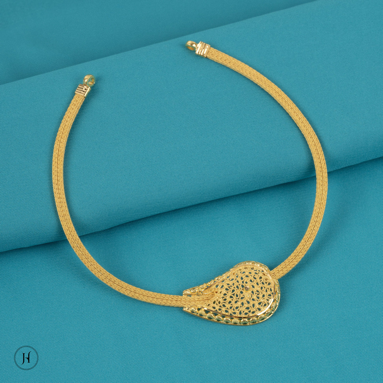 21K Yellow gold Italian Petal Necklace with adjustable string