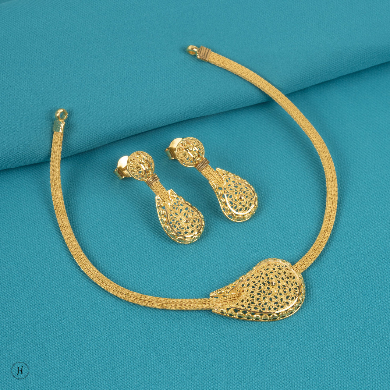 21K Yellow gold Italian Petal Necklace Set