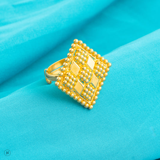 21K Yellow Gold Bahraini Diamond-Shaped Ring