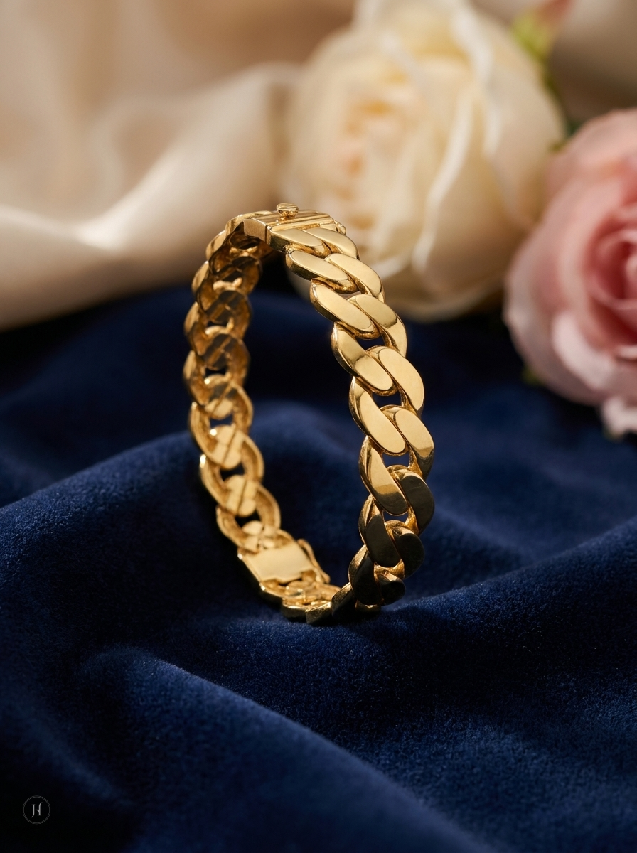 21K yellow gold Bahraini curb-link bangle, loved by Emirati and Khaleeji women, J.H. by Priyansh Jewellery, Dubai, UAE.