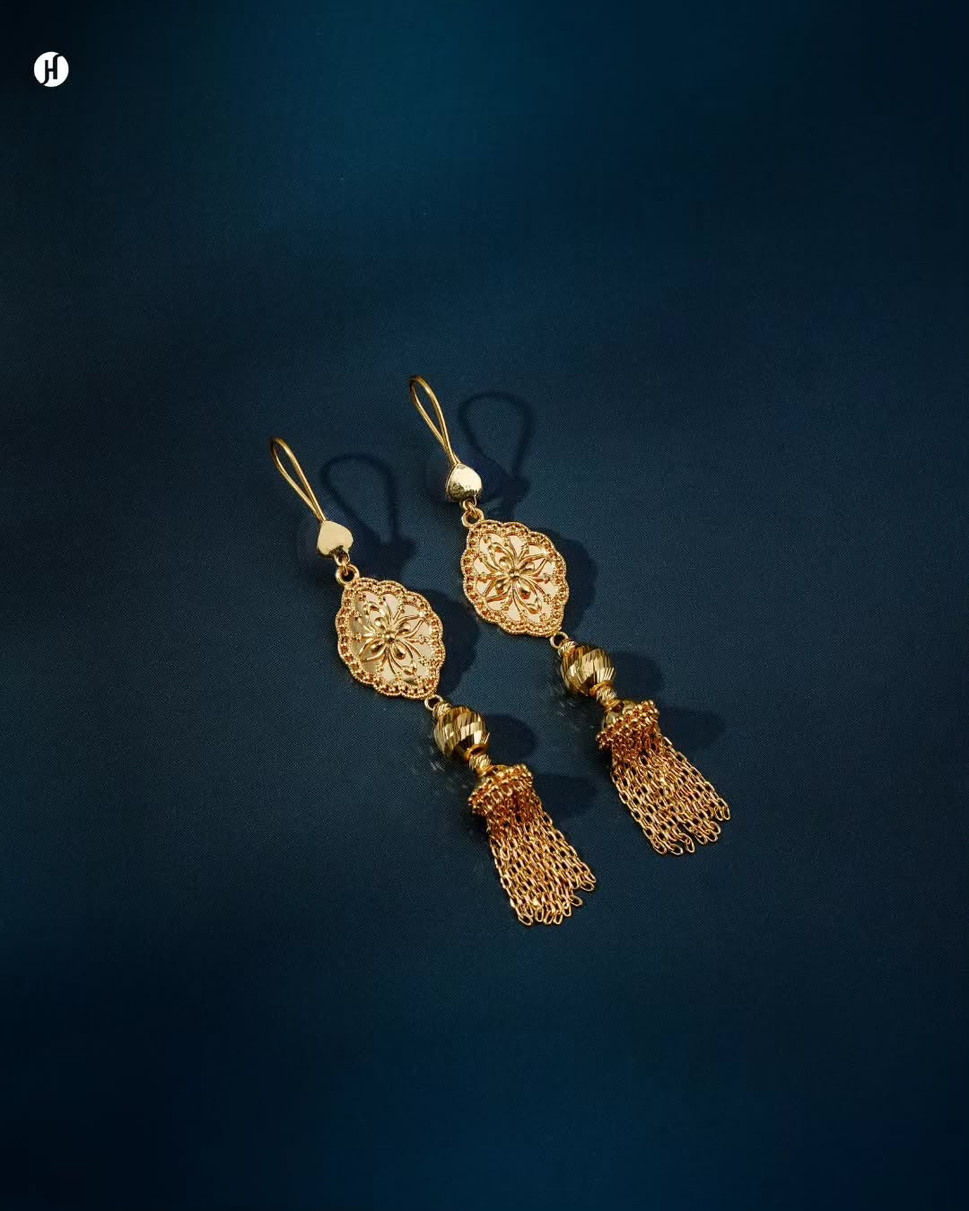 21K yellow gold Bahraini floral medallion tassel drop earrings matching the necklace set, for Emirati and Khaleeji women, J.H. Jewellers, Shop No. 13/14, Block No. 8, New Central Market, Sharjah, UAE.