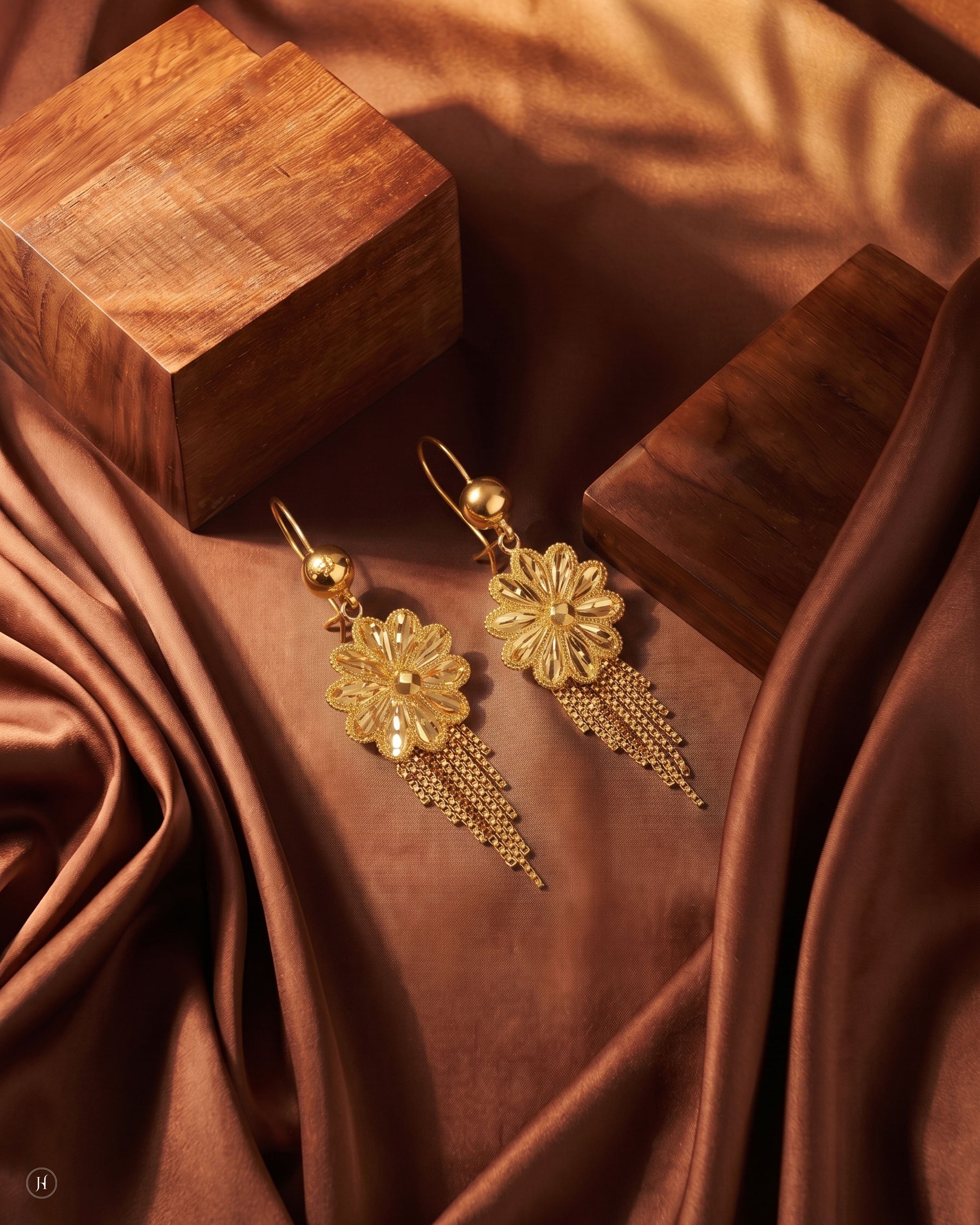 21K yellow gold Bahraini flower tassel drop earrings with chain fringe — Emirati and Khaleeji women's jewellery, Dubai, UAE.