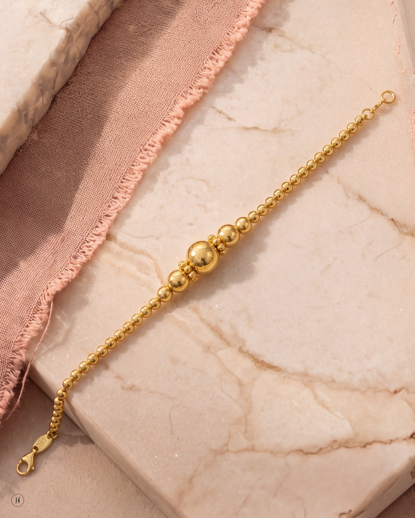 21K yellow gold Bahraini gold ball beaded bracelet from the necklace set — Emirati and Khaleeji women's jewellery, Dubai, UAE.