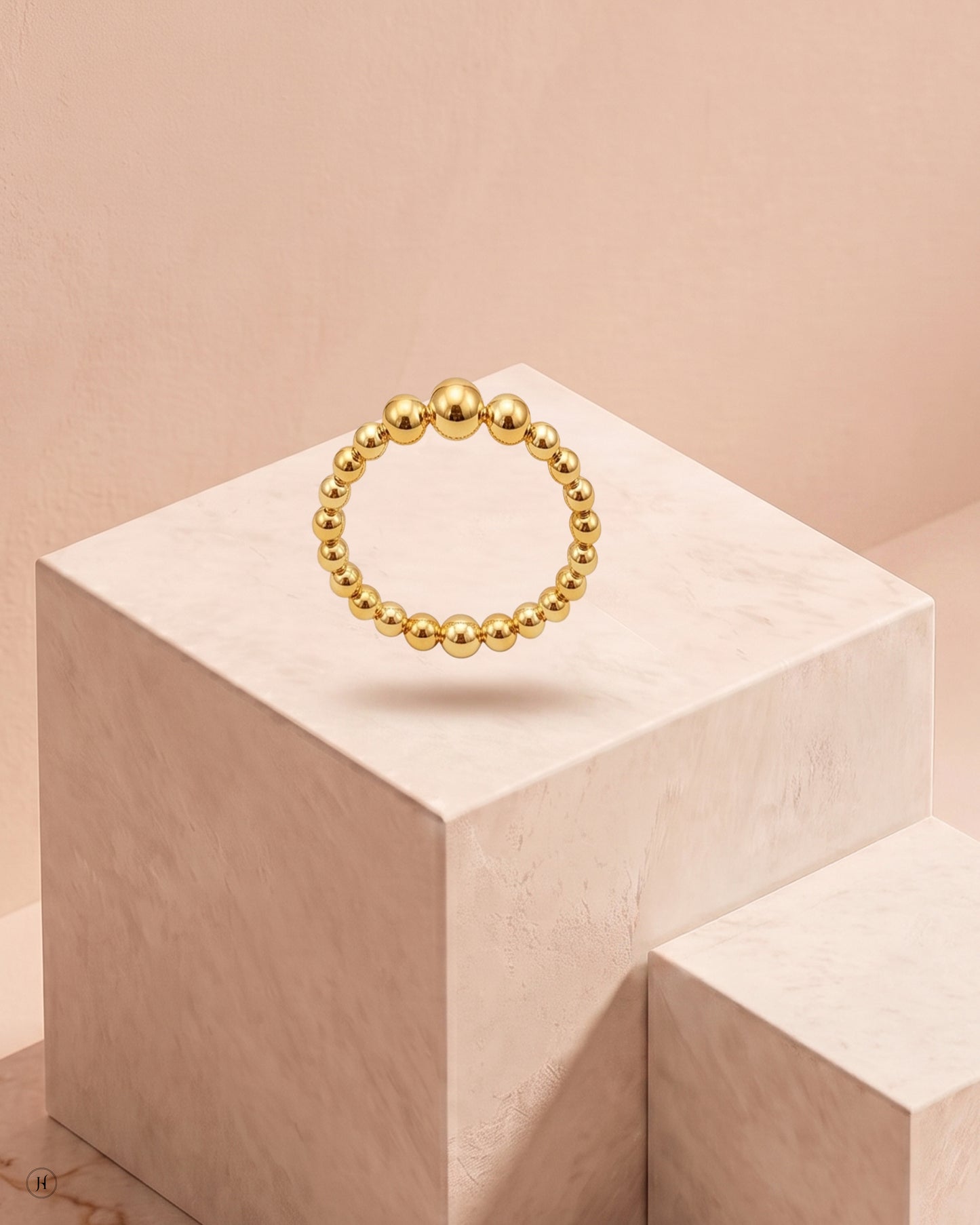 21K yellow gold Bahraini gold ball beaded ring — Emirati and Khaleeji women's jewellery, Dubai, UAE.