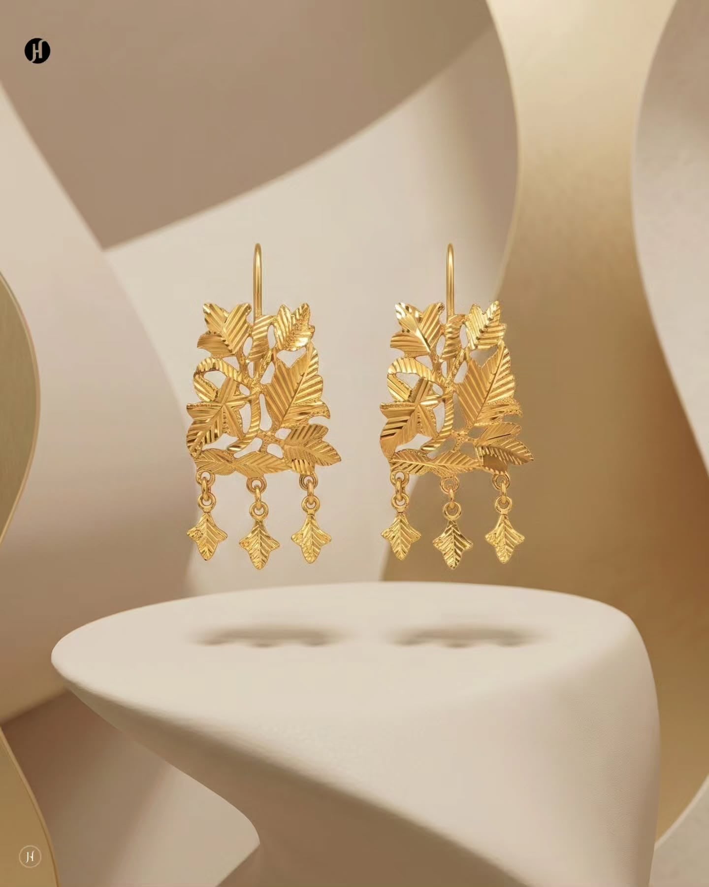 21K yellow gold Bahraini rose leaf Earrings with diamond-cut leaf motifs and fringe drops — Emirati and Khaleeji women's jewellery, Dubai, UAE.