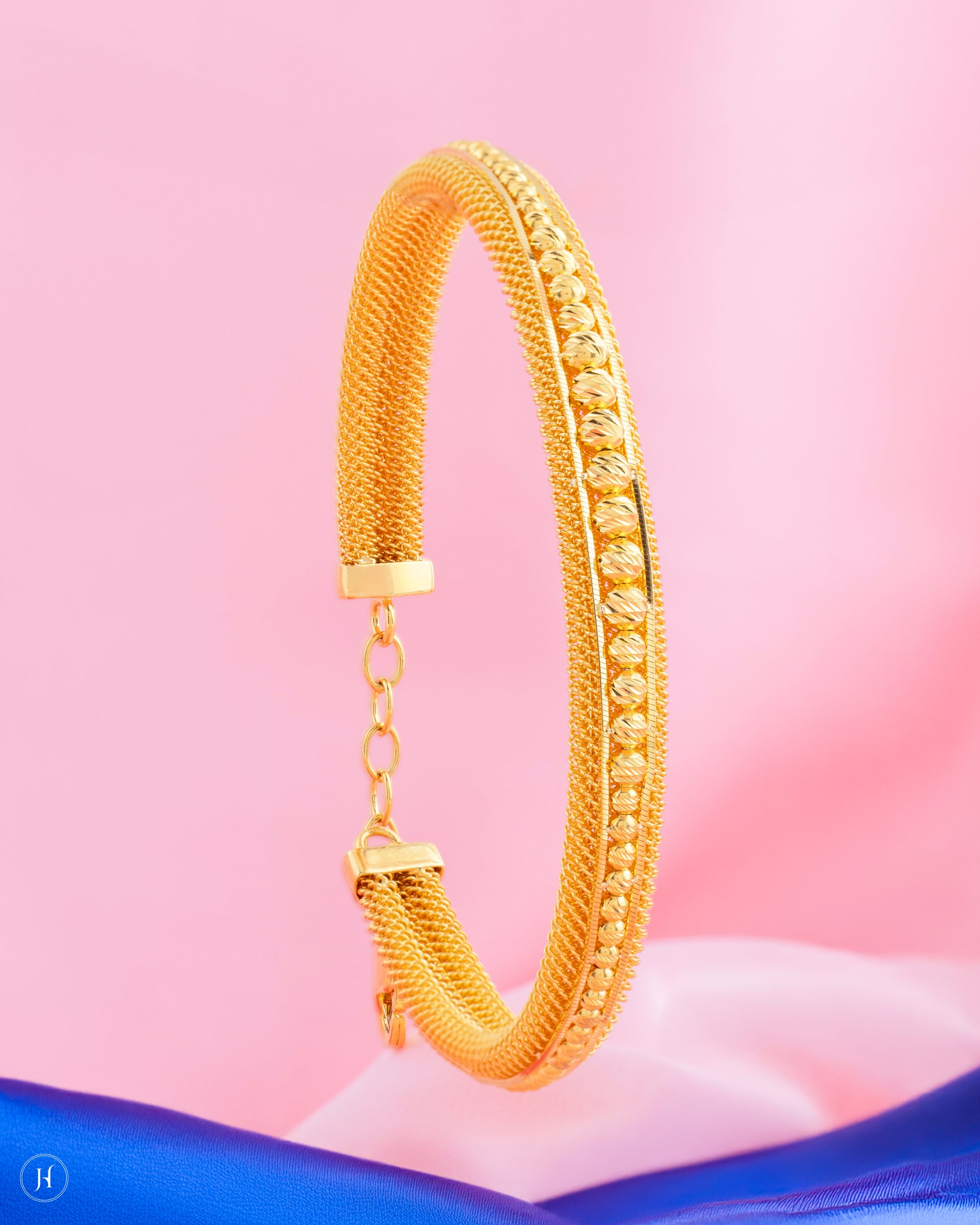 21k Yellow Gold Bahraini Mesh Beaded Bangle for khaleeji women in dubai | online jewellery store in dubai