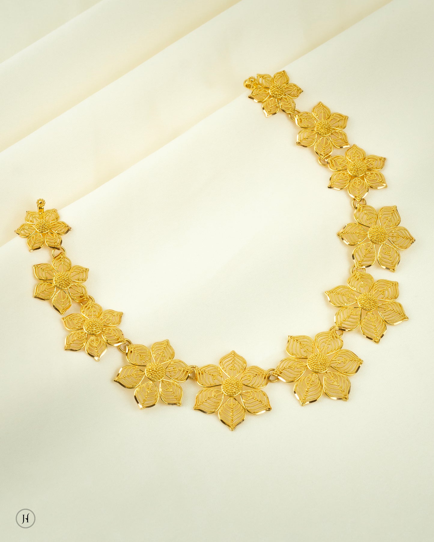 21K Yellow Gold Bahraini Flower Choker Necklace Set