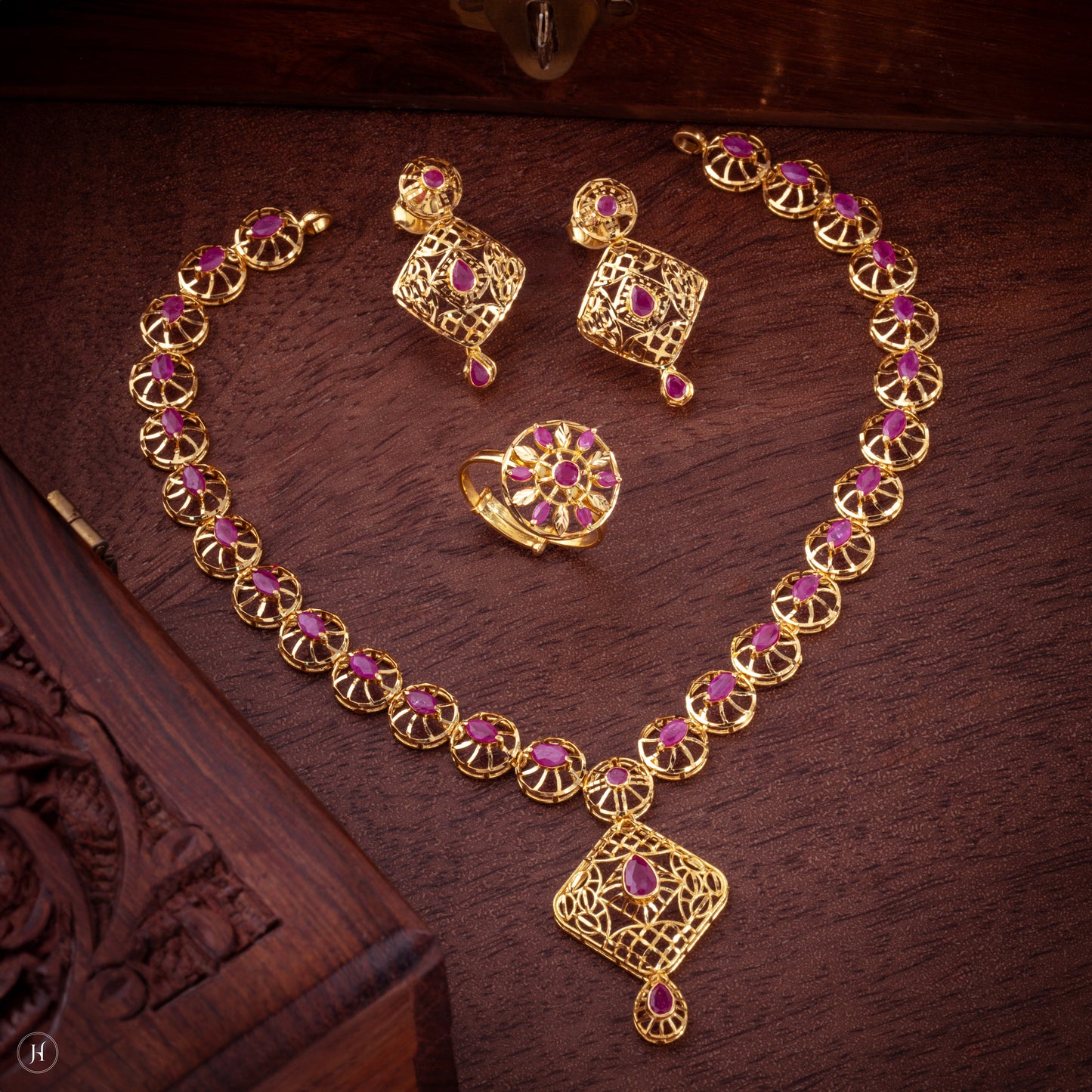 22K 916 Yellow Gold Hyderabadi Diamond-Shaped Gemstone Bridal Necklace Set for ladies