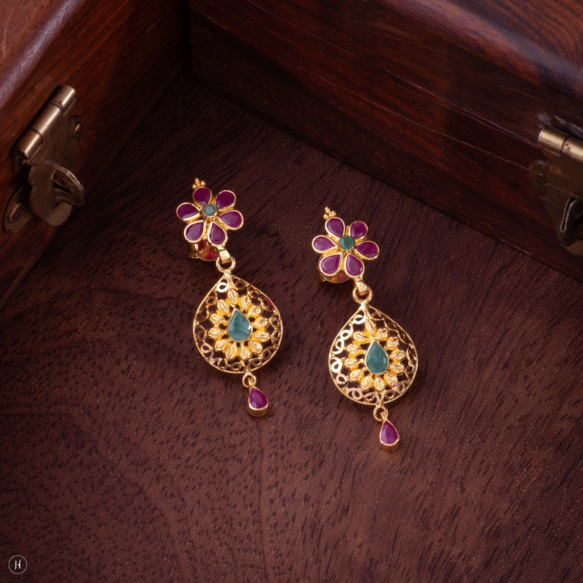 22K 916 Yellow Gold Hyderabadi Floral Pear-drop Gemstone Bridal Earrings Set in Dubai, UAE | Wedding jewellery