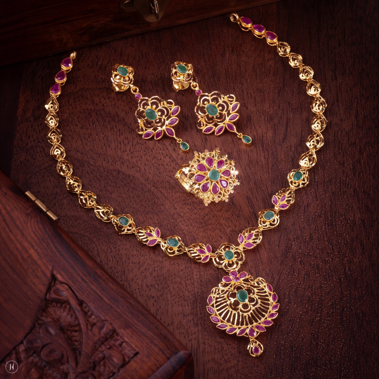 22K 916 Yellow Gold Hyderabadi Flower Gemstone Wedding Jewellery Necklace Set in Dubai