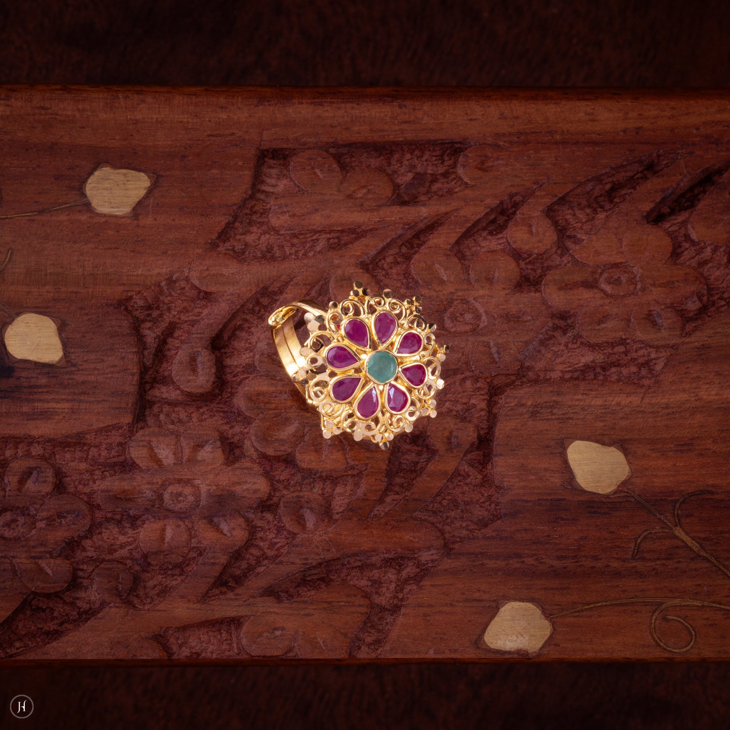 22K 916 Yellow Gold Hyderabadi Flower Gemstone Wedding Jewellery Ring in Dubai