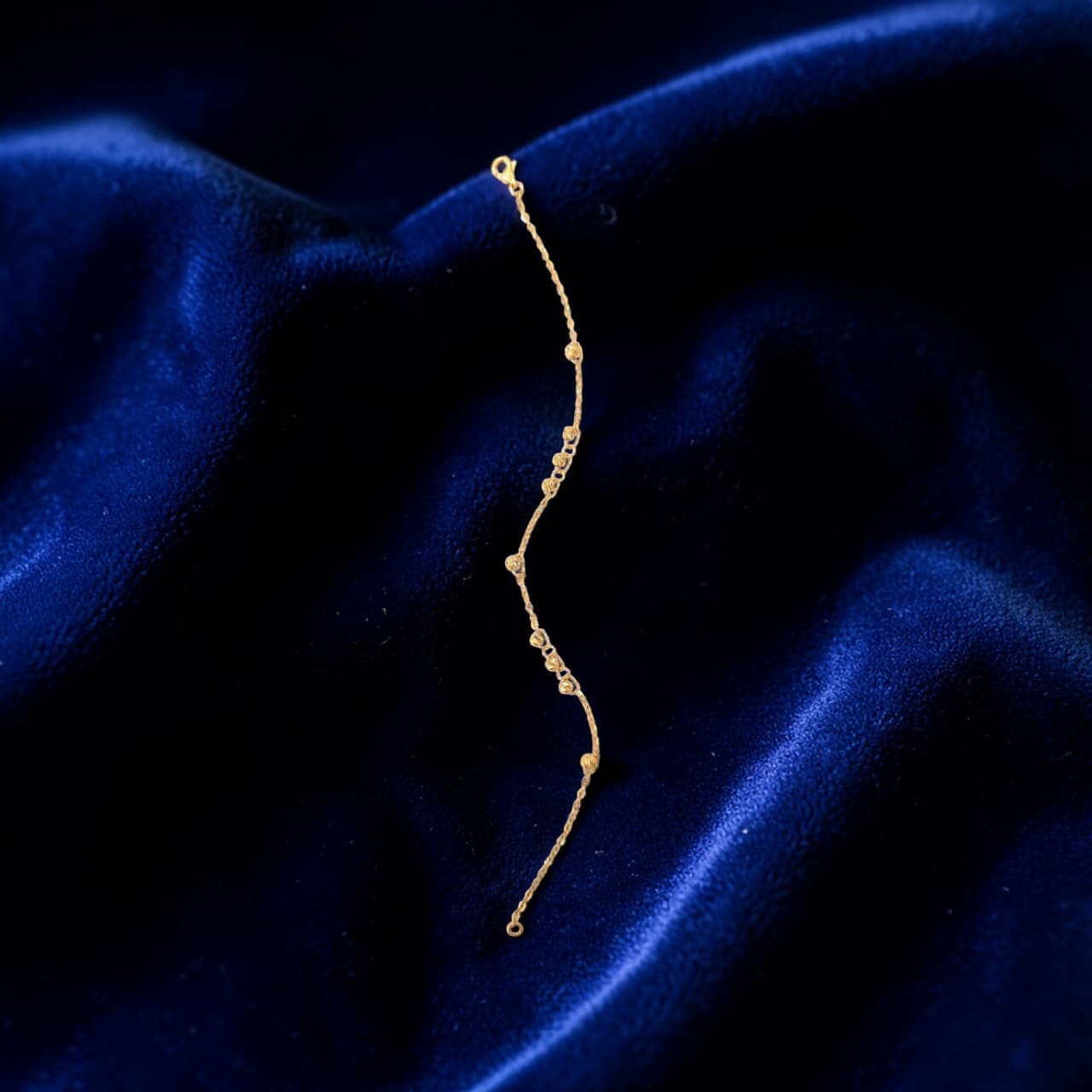 22Karat Yellow Gold Elegant Beaded Lightweight Bracelet for Ladies in UAE