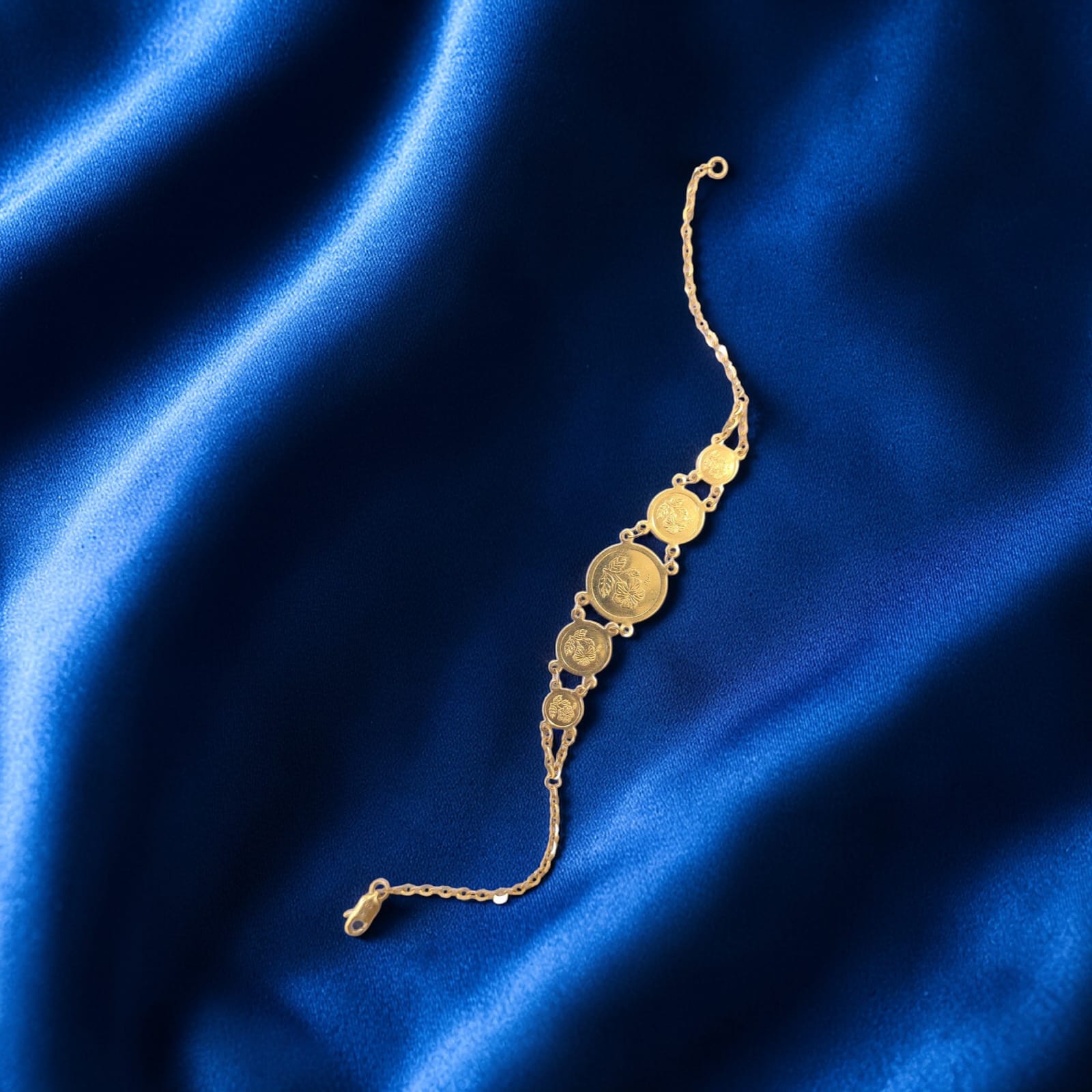 22K Yellow Gold Elegant Lightweight Coin Bracelet