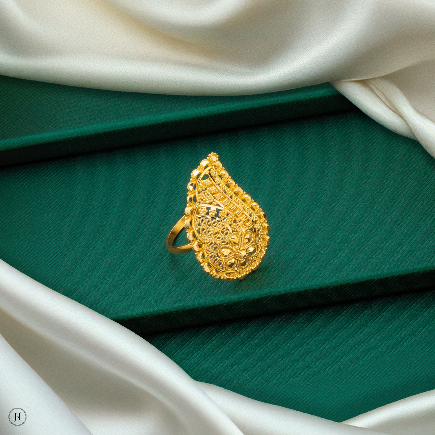 22K 916Yellow Gold Elegant Pear Shaped Floral bridal Ring