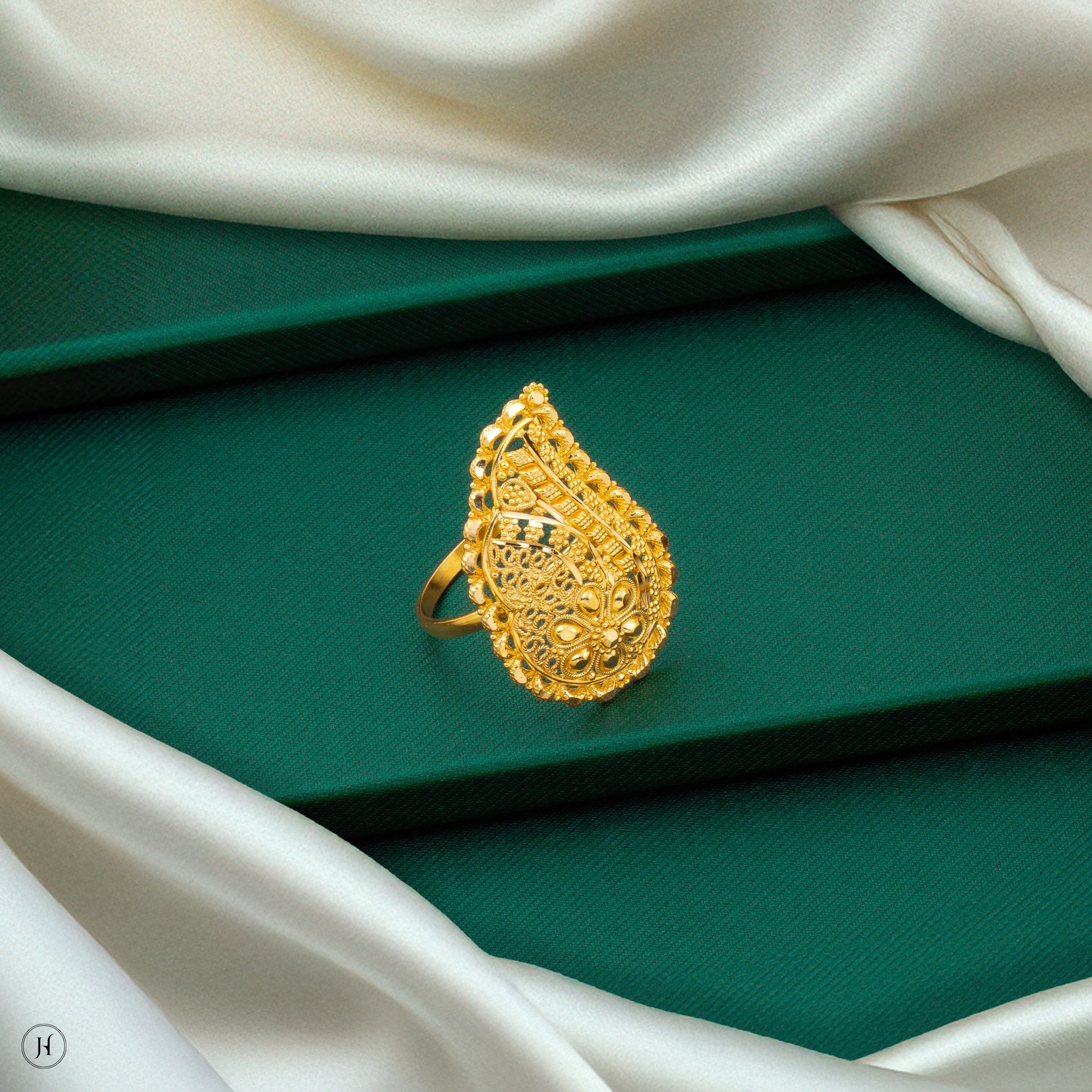 22K 916Yellow Gold Elegant Pear Shaped Floral bridal Ring
