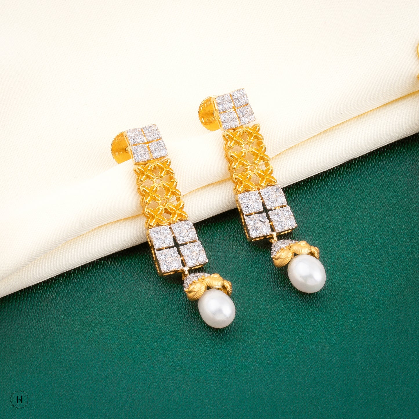 22K Yellow Gold Lattice Bahraini Choker necklace Set for women in dubai