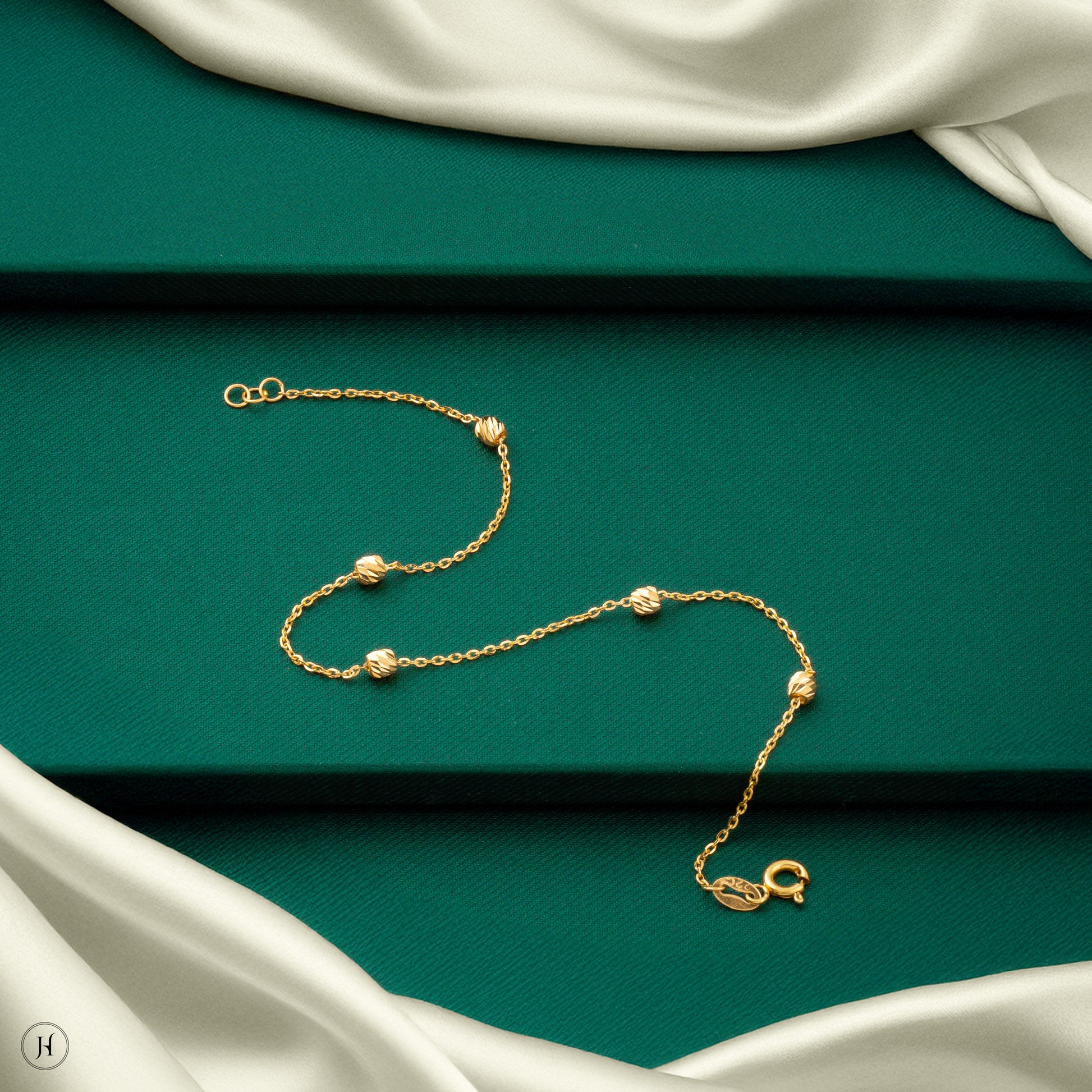 22K Yellow Gold Lightweight Ball Bracelet GIrls in UAE