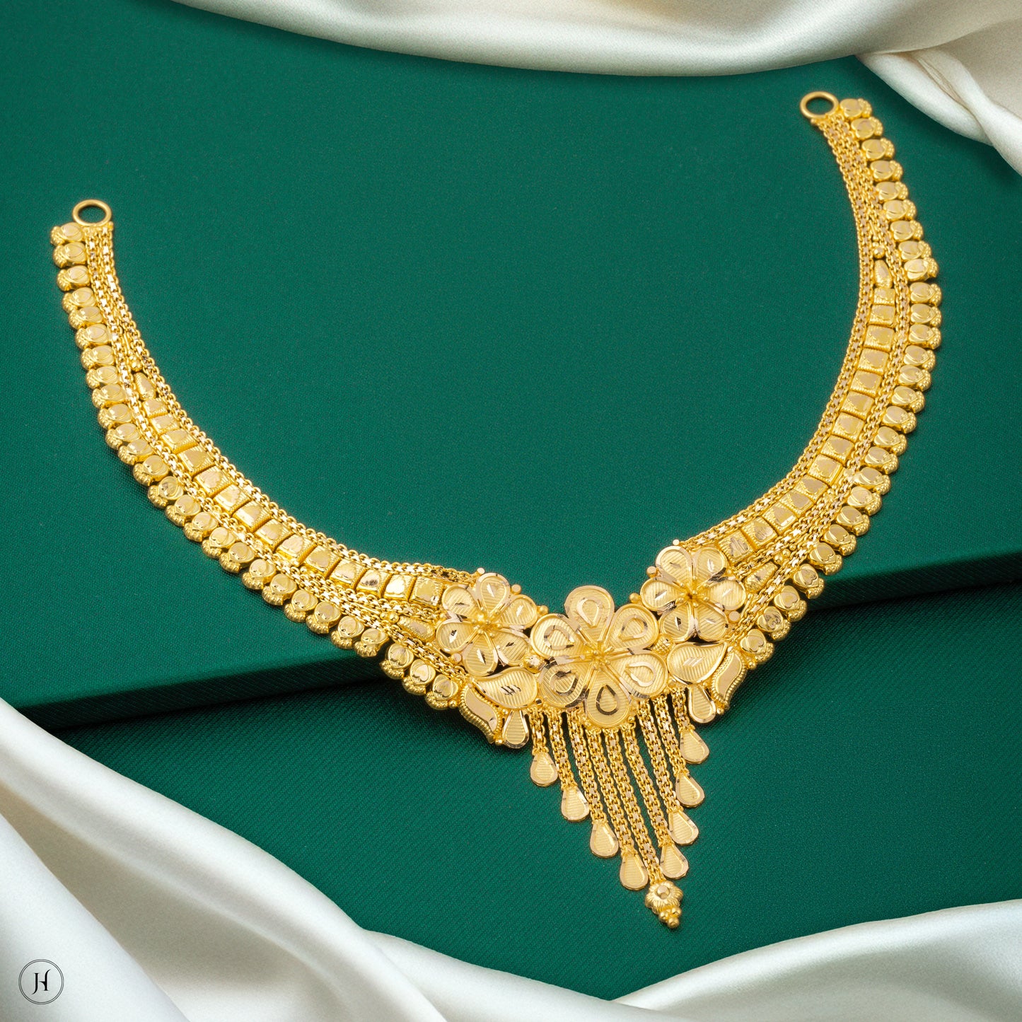 22K Yellow Gold Elegant Flower Choker Set