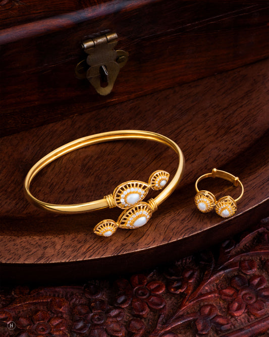 22K Yellow Gold Pakistani Mother of Pearl Open Bangle with Ring