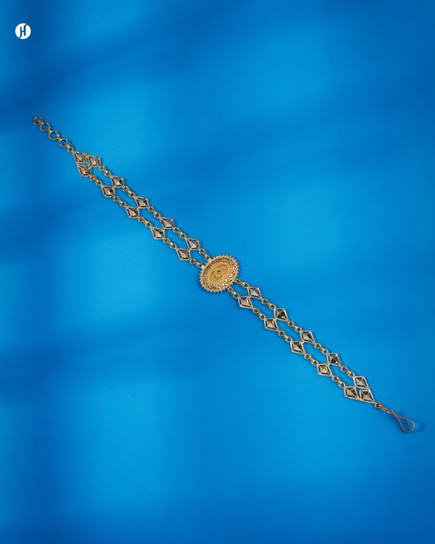 21K Yellow Gold Bahraini Medallion Long Necklace Bridal Set