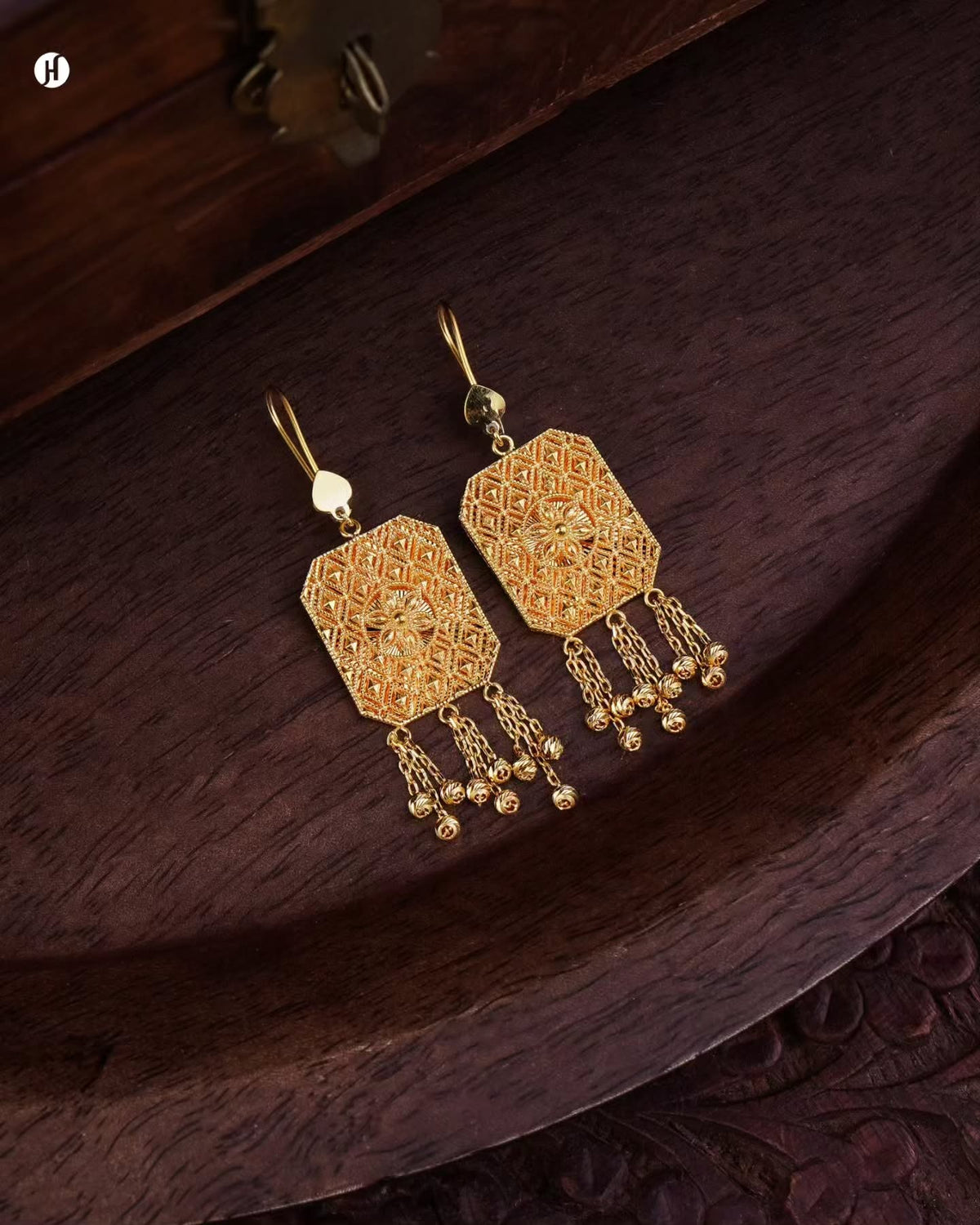 21K Yellow Gold Bahraini Hexagonal Pendant Necklace Set