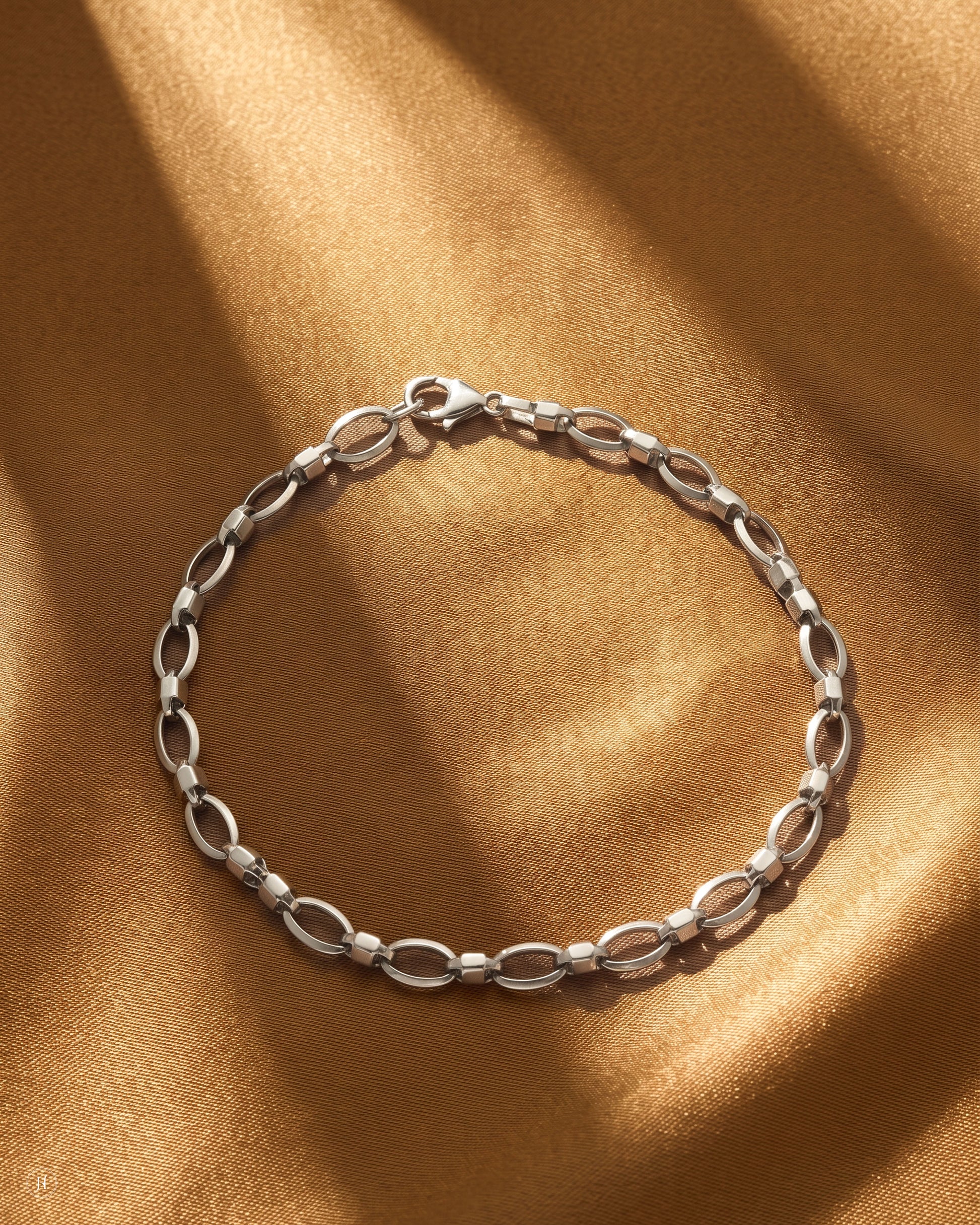 950 Platinum Oval-Link Bracelet, Unisex | J.H by Priyansh Jewellery