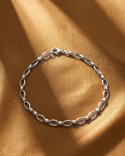 950 Platinum Oval-Link Bracelet, Unisex | J.H by Priyansh Jewellery