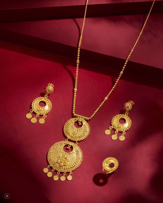 21K Yellow Gold Bahraini Filigree Disc Pendant Necklace Set