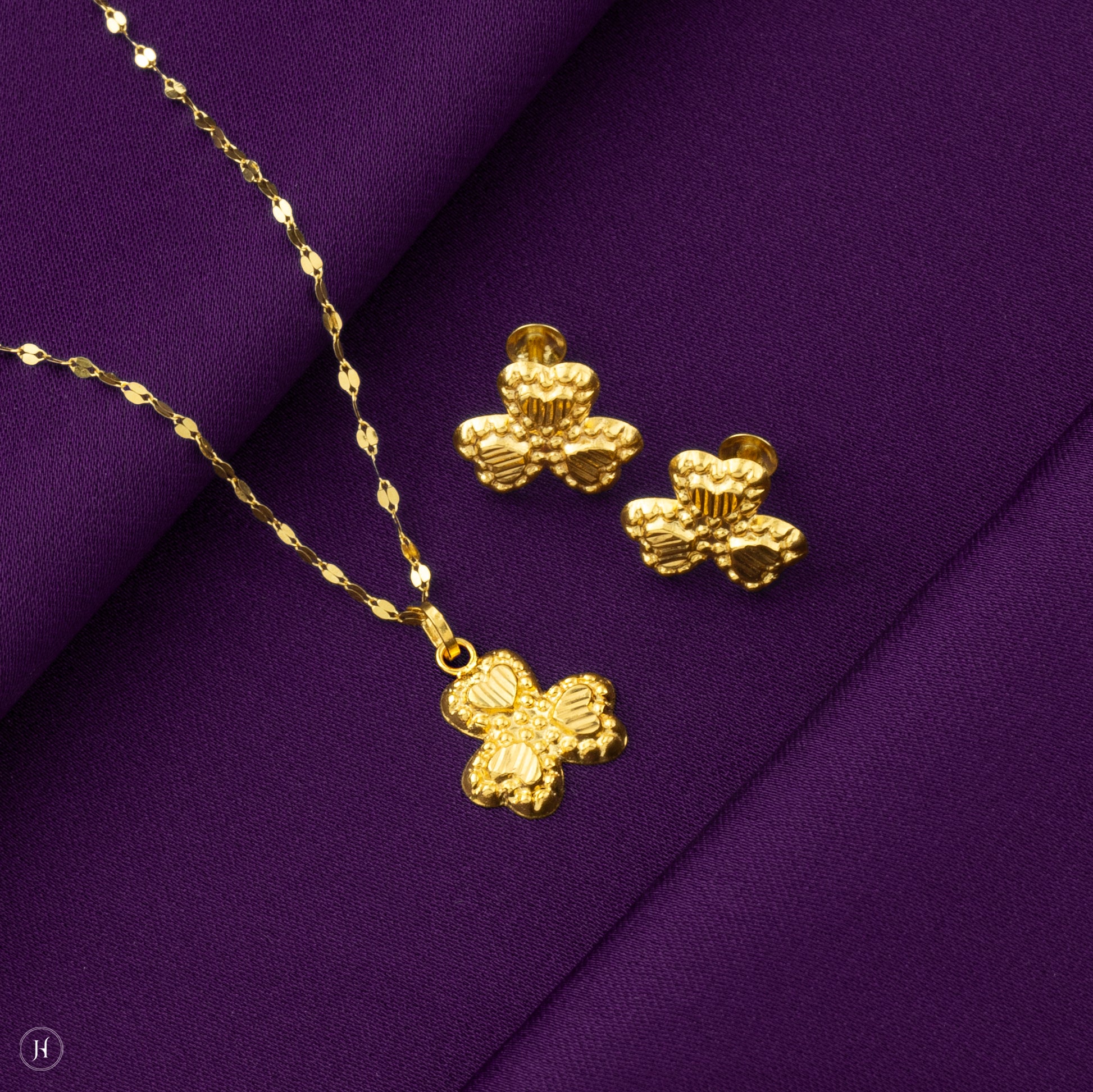 Cute Baby Gift | 18K Gold Baby Heart Lightweight Pendant Set In UAE